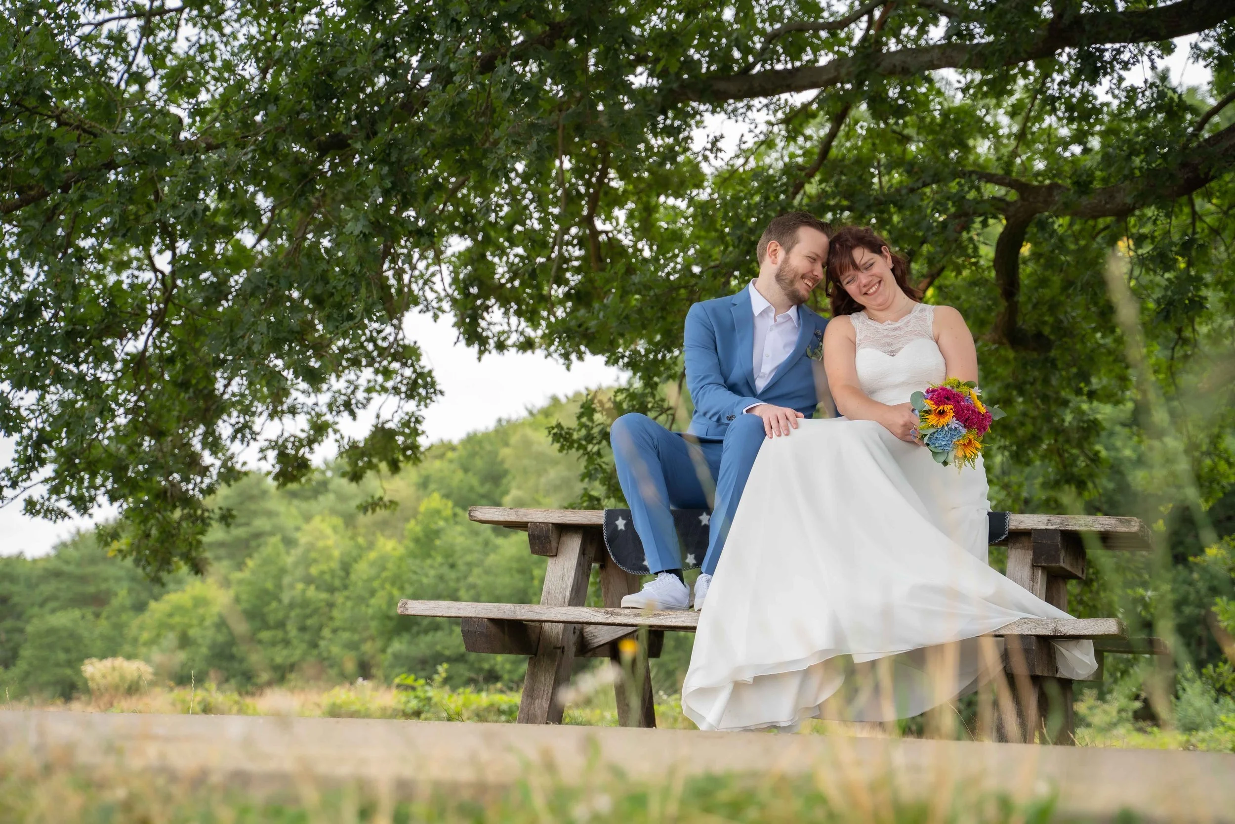 Waarom de mooiste trouwfoto’s vaak onverwacht ontstaan op jullie bruiloft