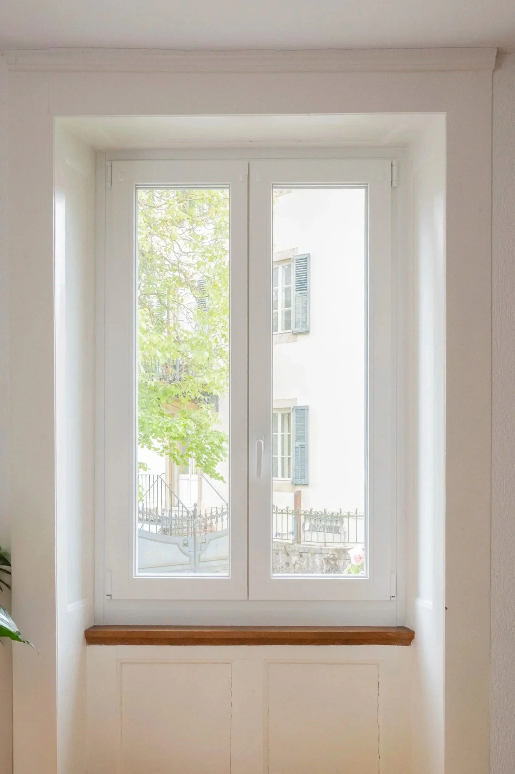 Remplacement de fenêtres en rénovation à Colombier, Neuchâtel.