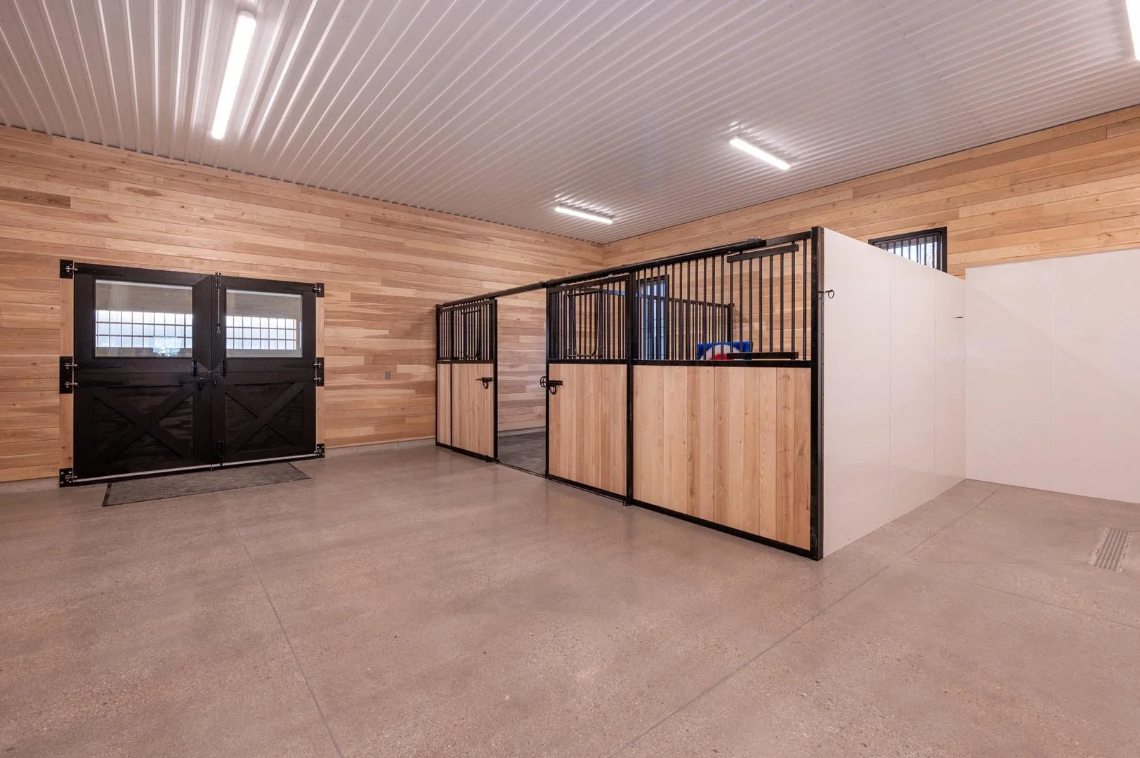 042-10268 3 Line, Milton (42).jpg