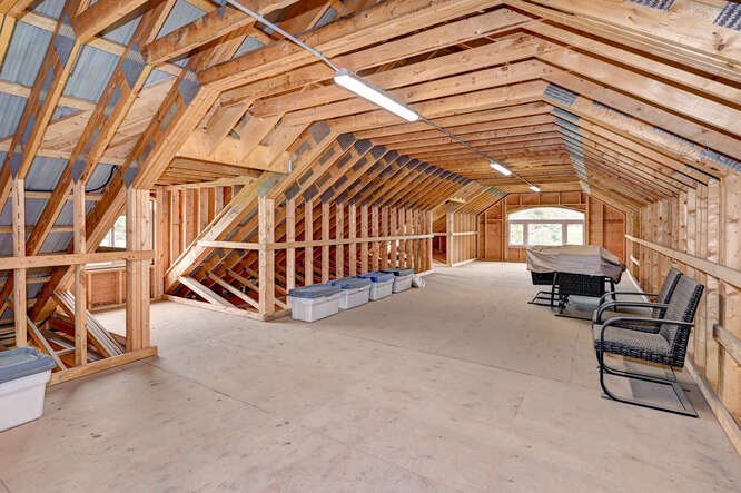 5811 6 Line guelph ON N0B 2K0-small-049-065-Upper floor 2-666x444-72dpi.jpg