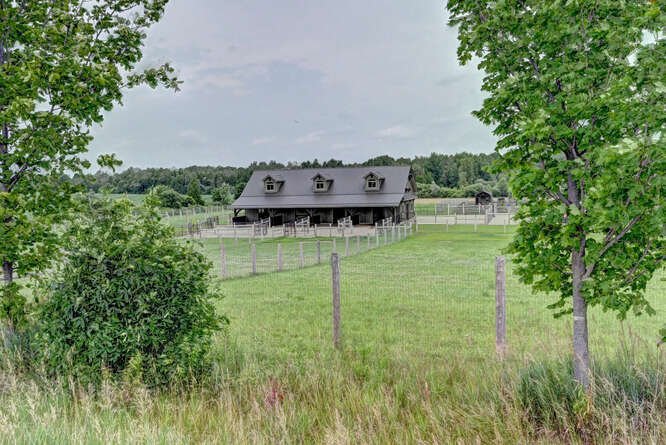 5811 6 Line guelph ON N0B 2K0-small-001-033-Exterior-666x446-72dpi.jpg