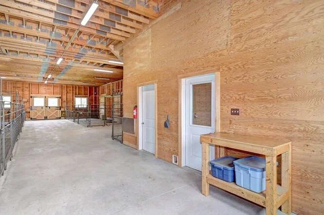 5811 6 Line guelph ON N0B 2K0-small-027-035-Interior Main 3-666x444-72dpi.jpg