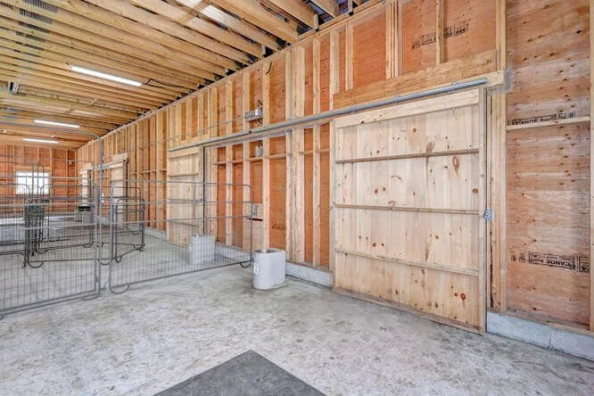 5811 6 Line guelph ON N0B 2K0-small-036-061-Interior Main 12-666x444-72dpi.jpg