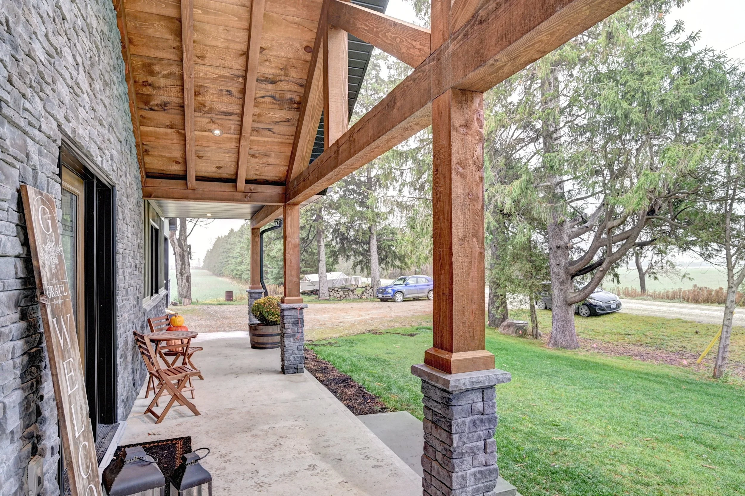 063-99 Exterior (11).jpg