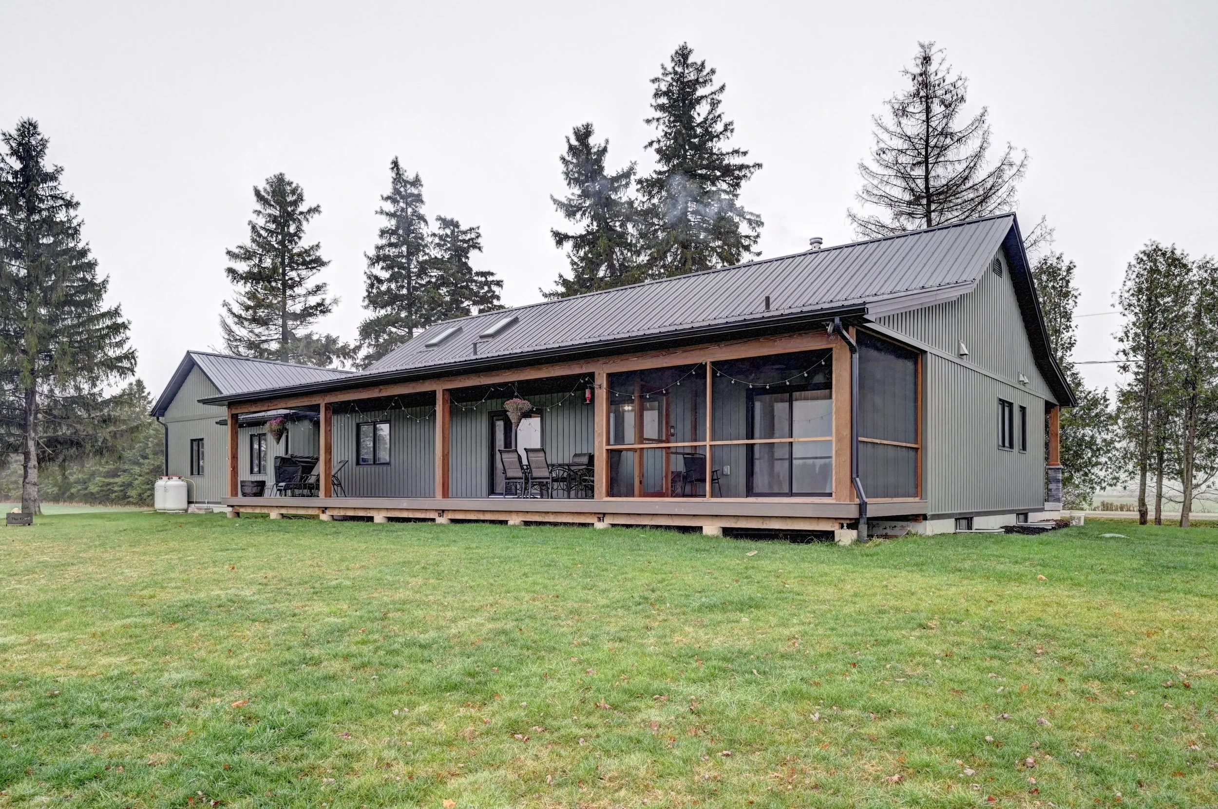 070-99 Exterior (18).jpg