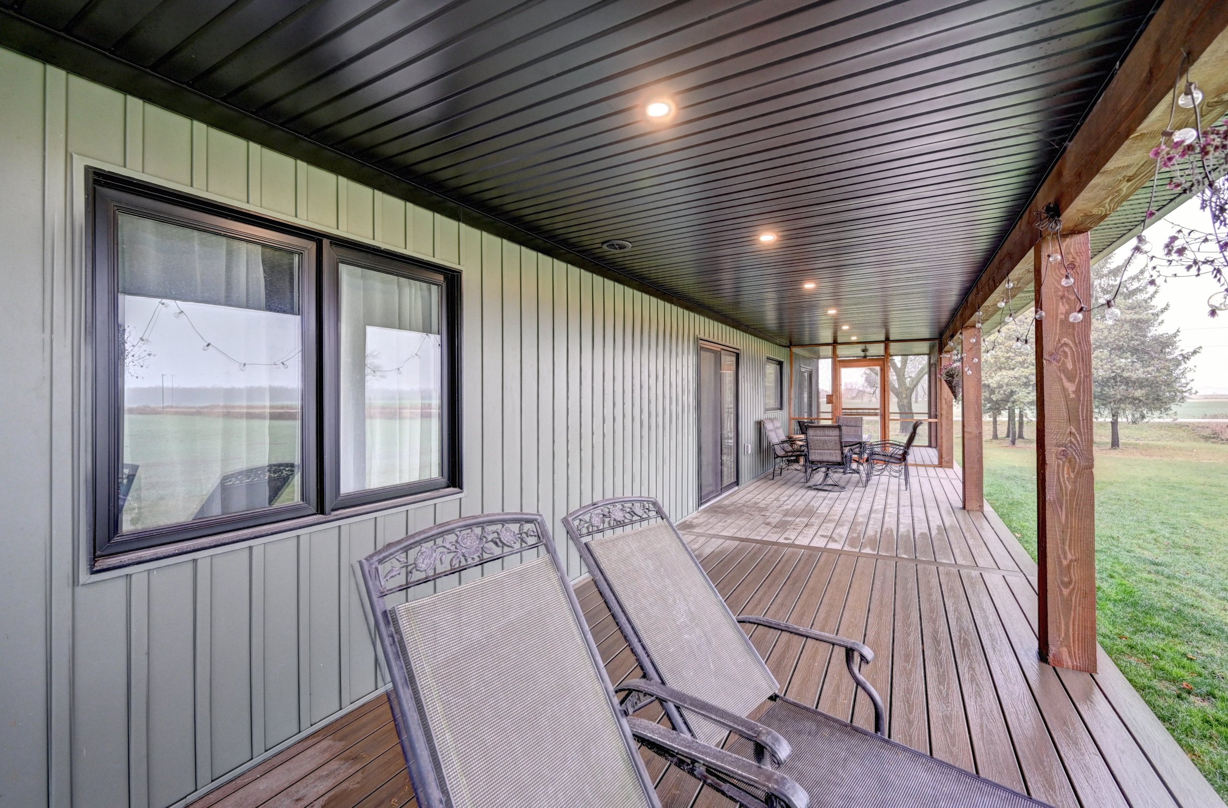 071-99 Exterior (19).jpg