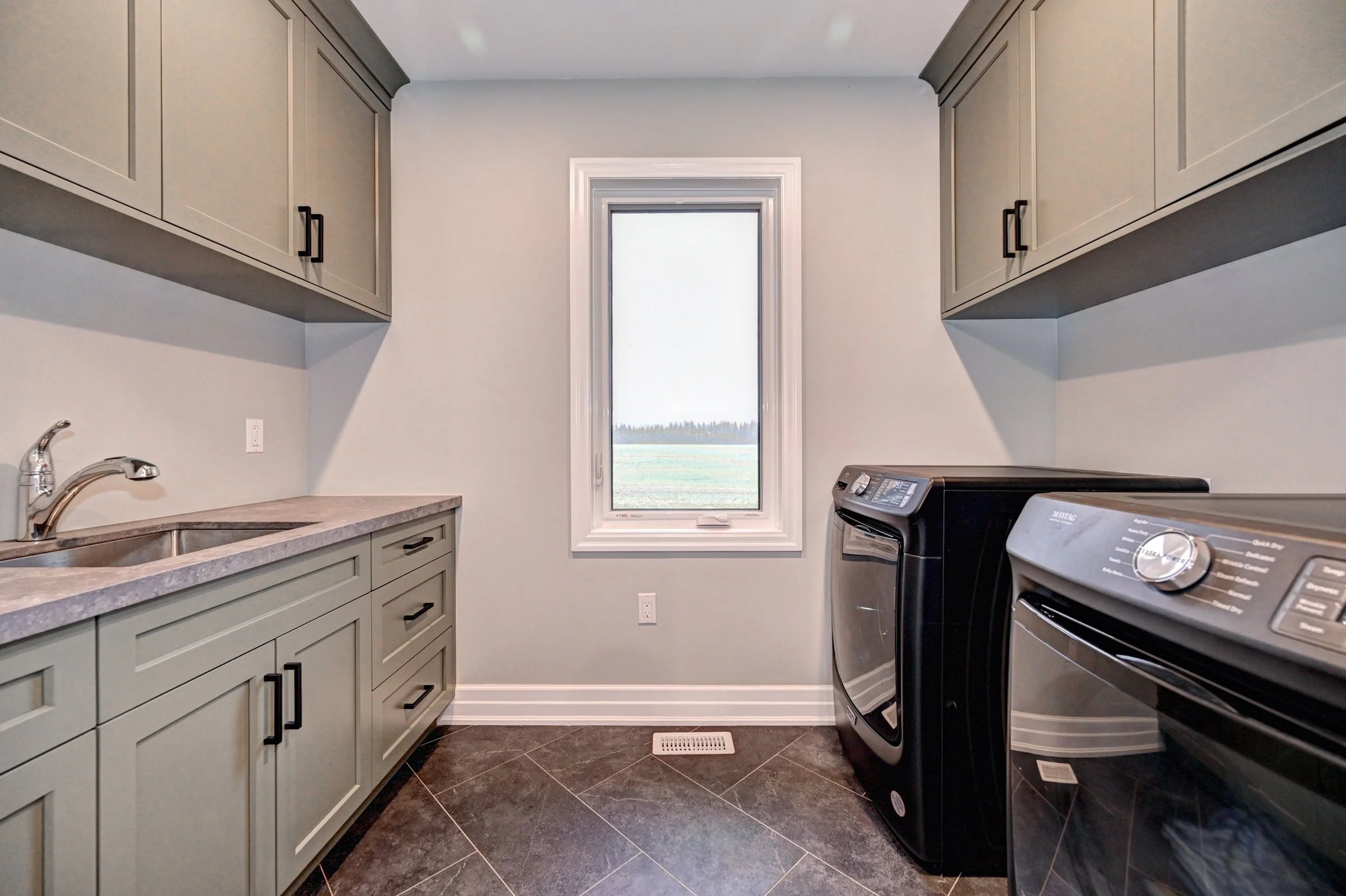 017-48 Laundry room (4).jpg