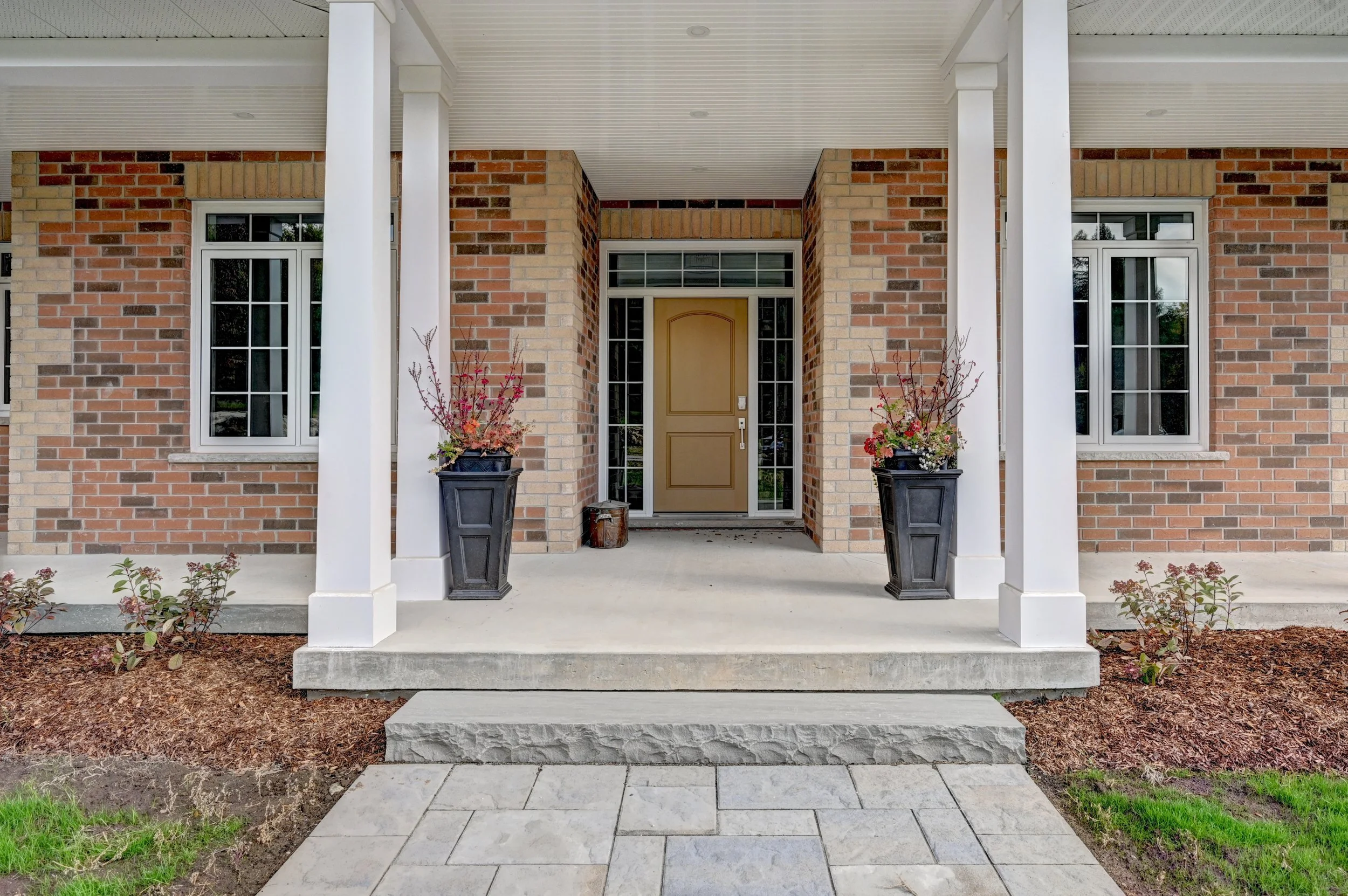 1 Front porch (2).jpg