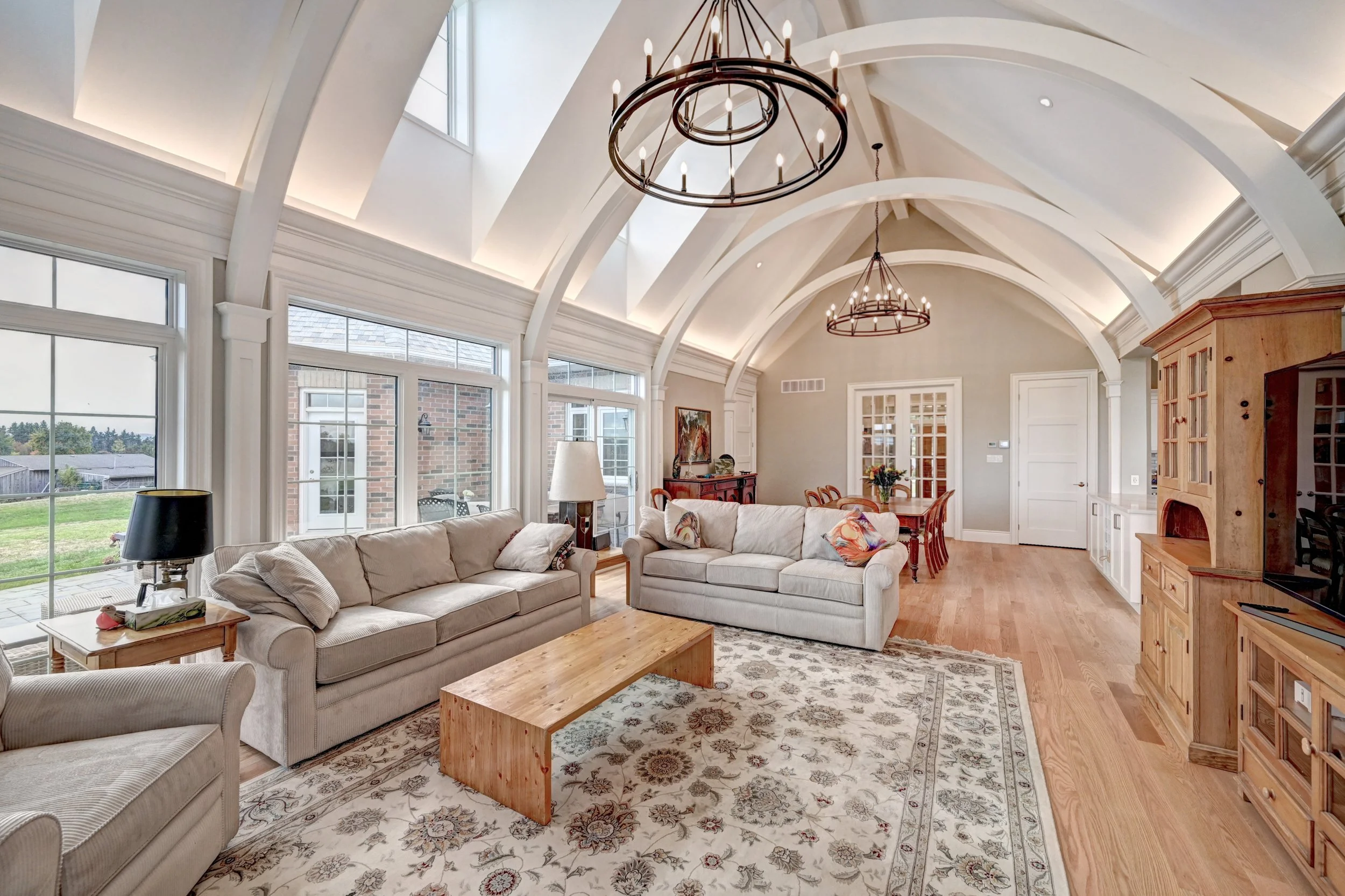 36 Family Room (2).jpg