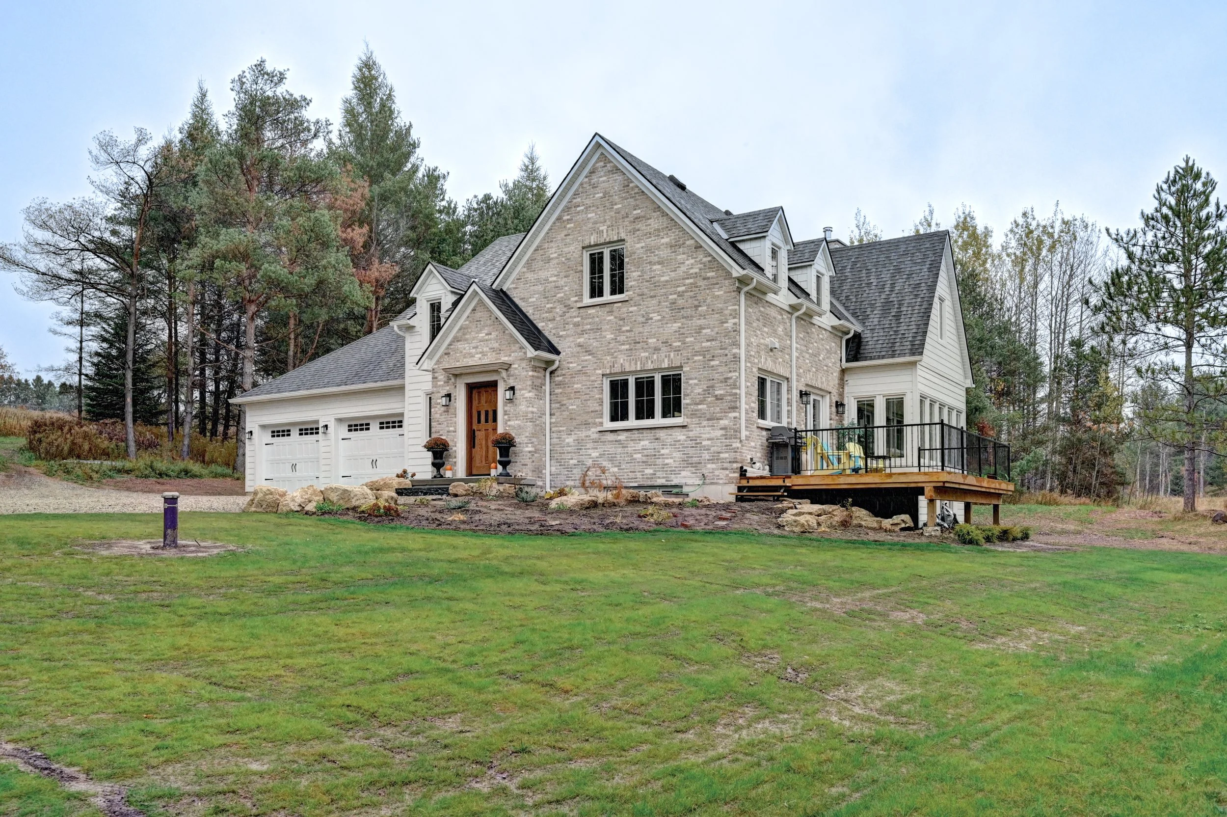 99 Exterior (22).jpg