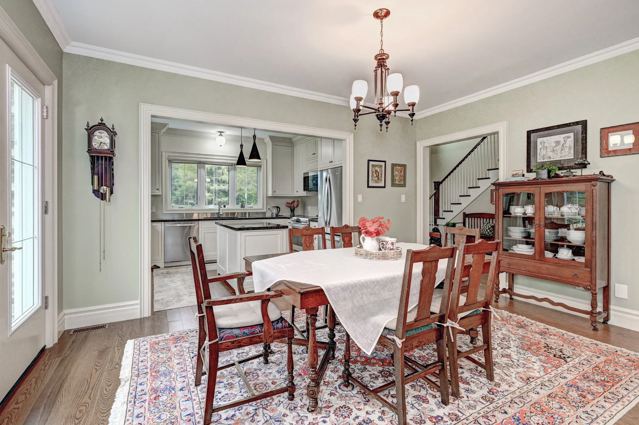 30 Dining room (1).jpg