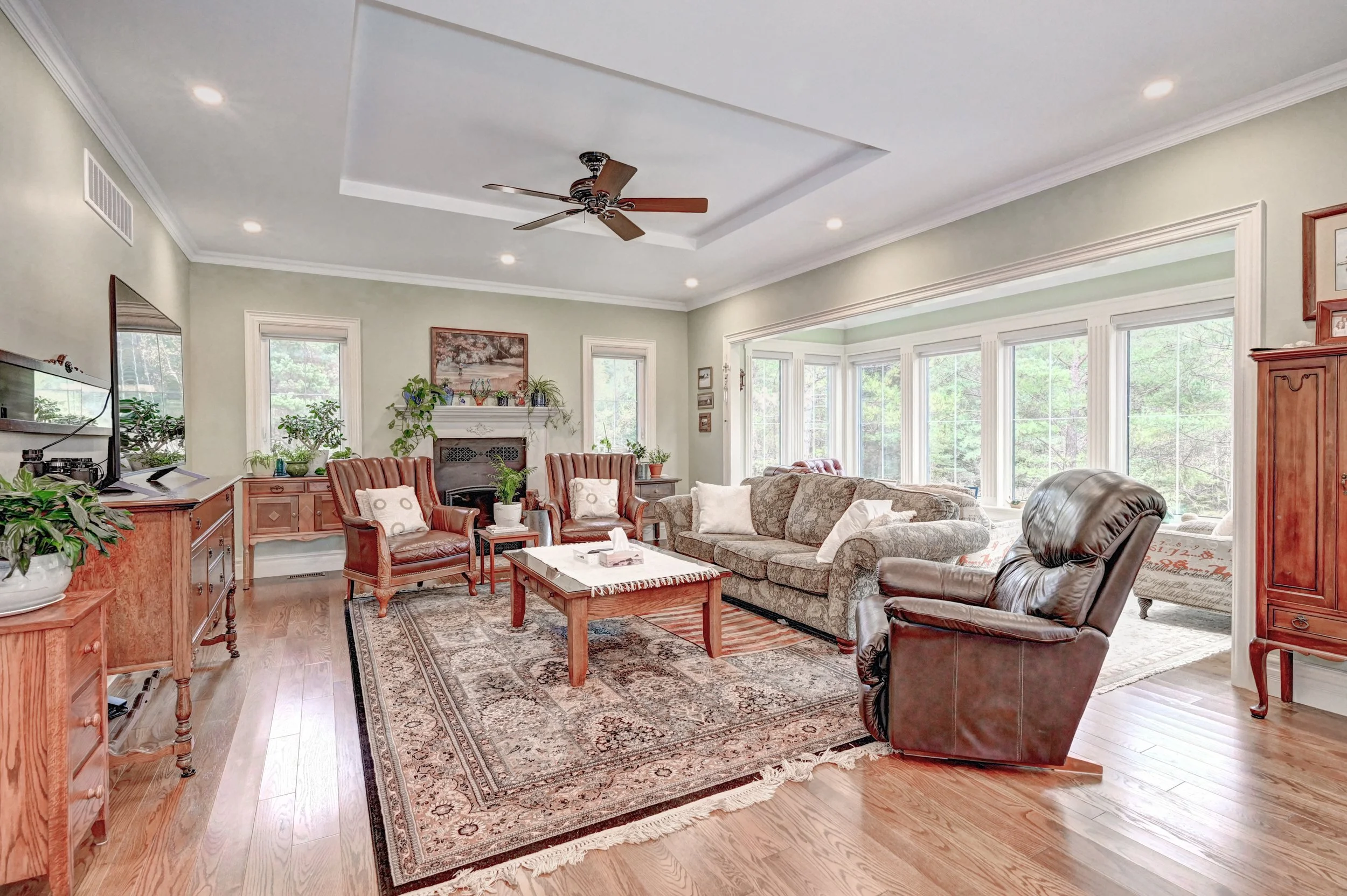 36 Family Room (2).jpg