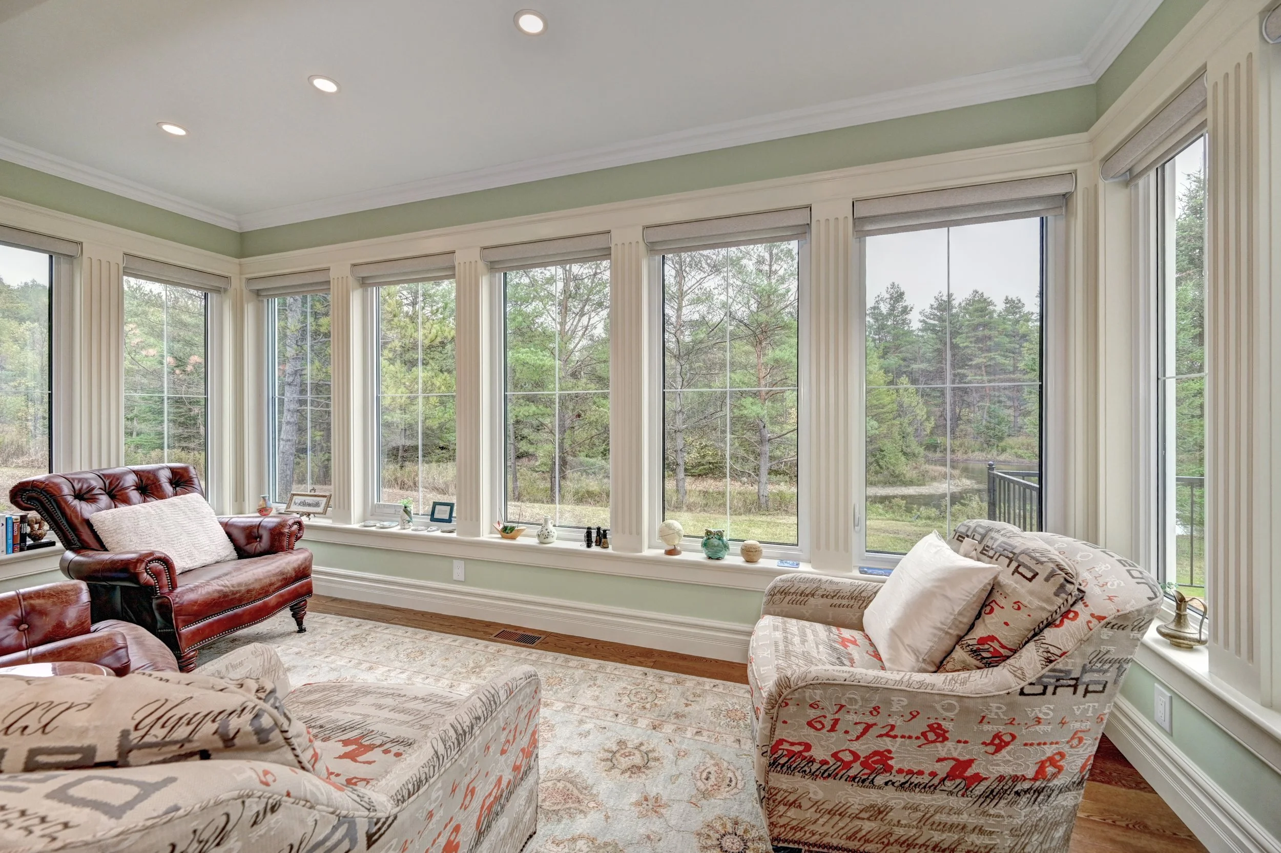 36 Van Family Room (1).jpg