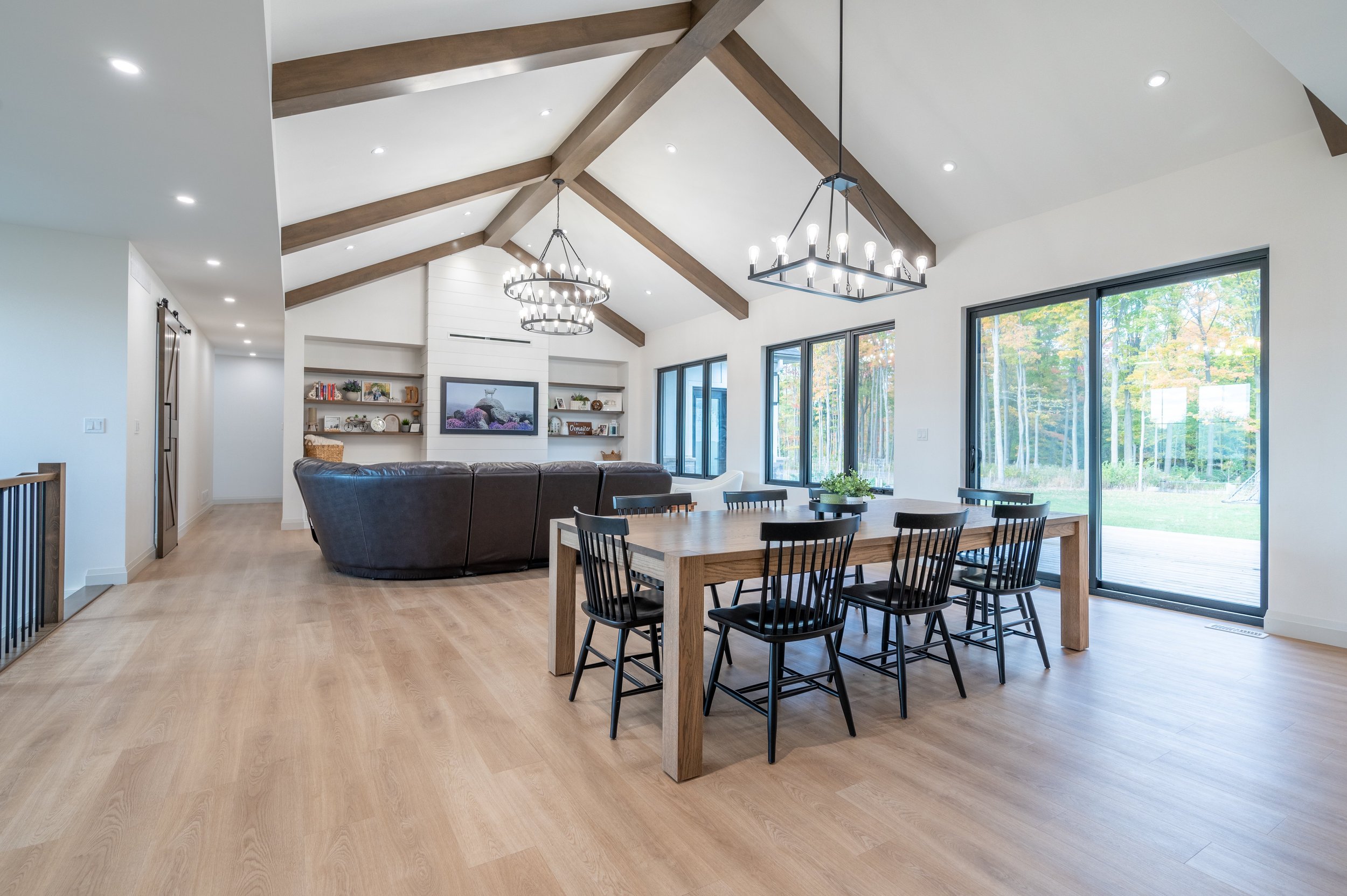 009-30 Dining room (3).jpg