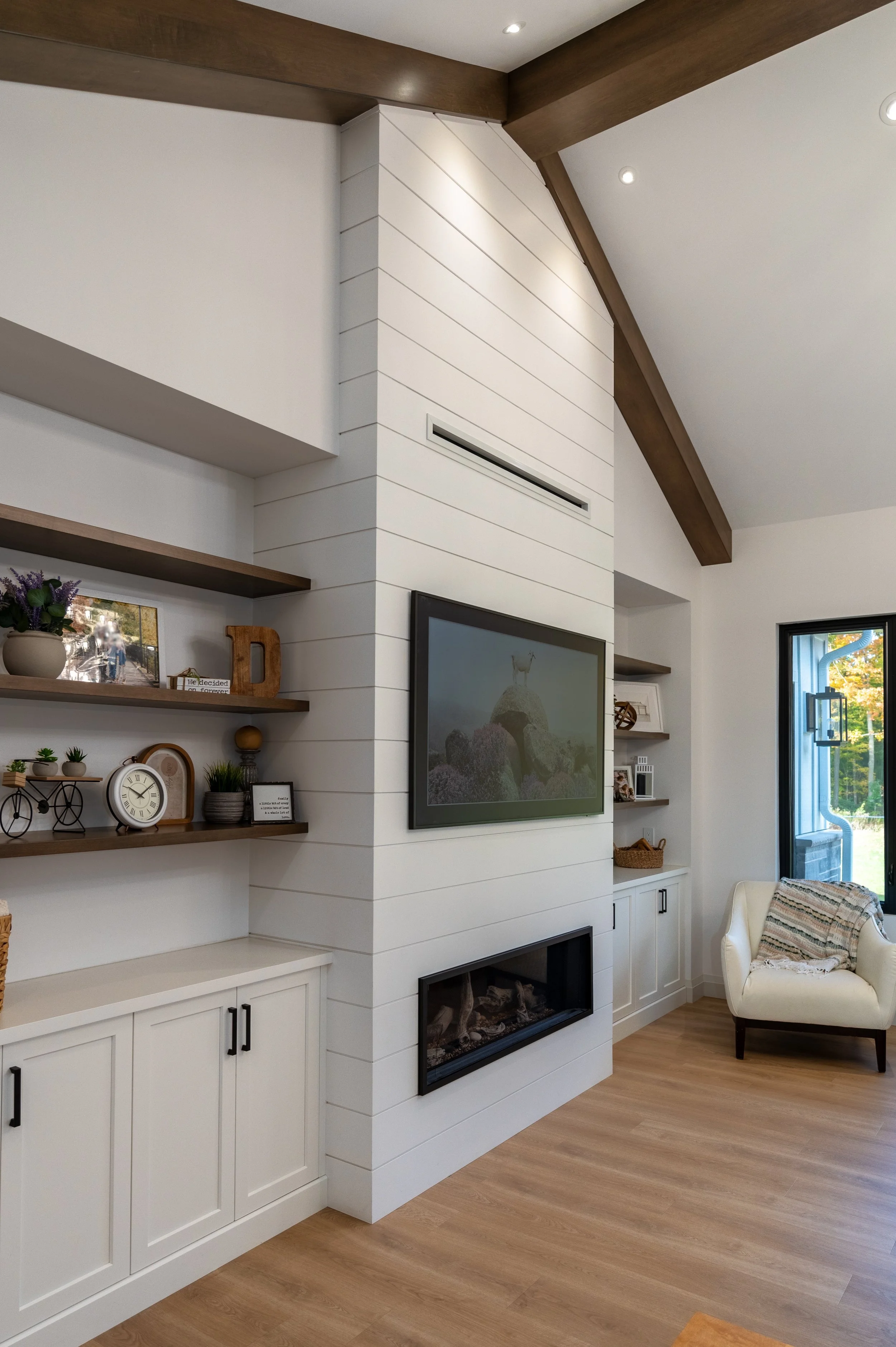 016-36 Family Room (5).jpg