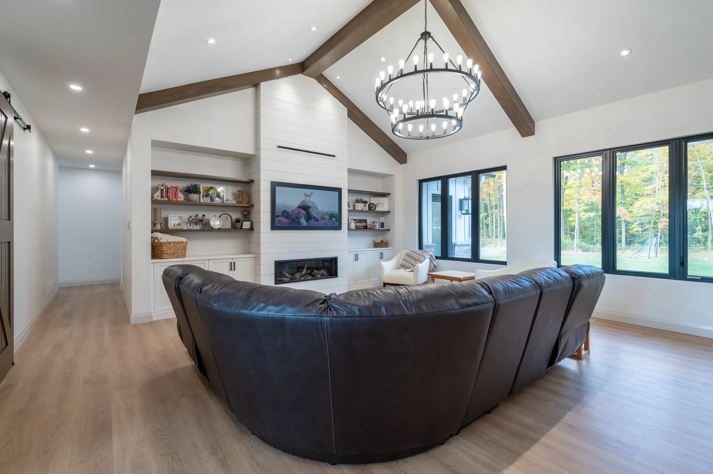 021-36 Family Room (10).jpg