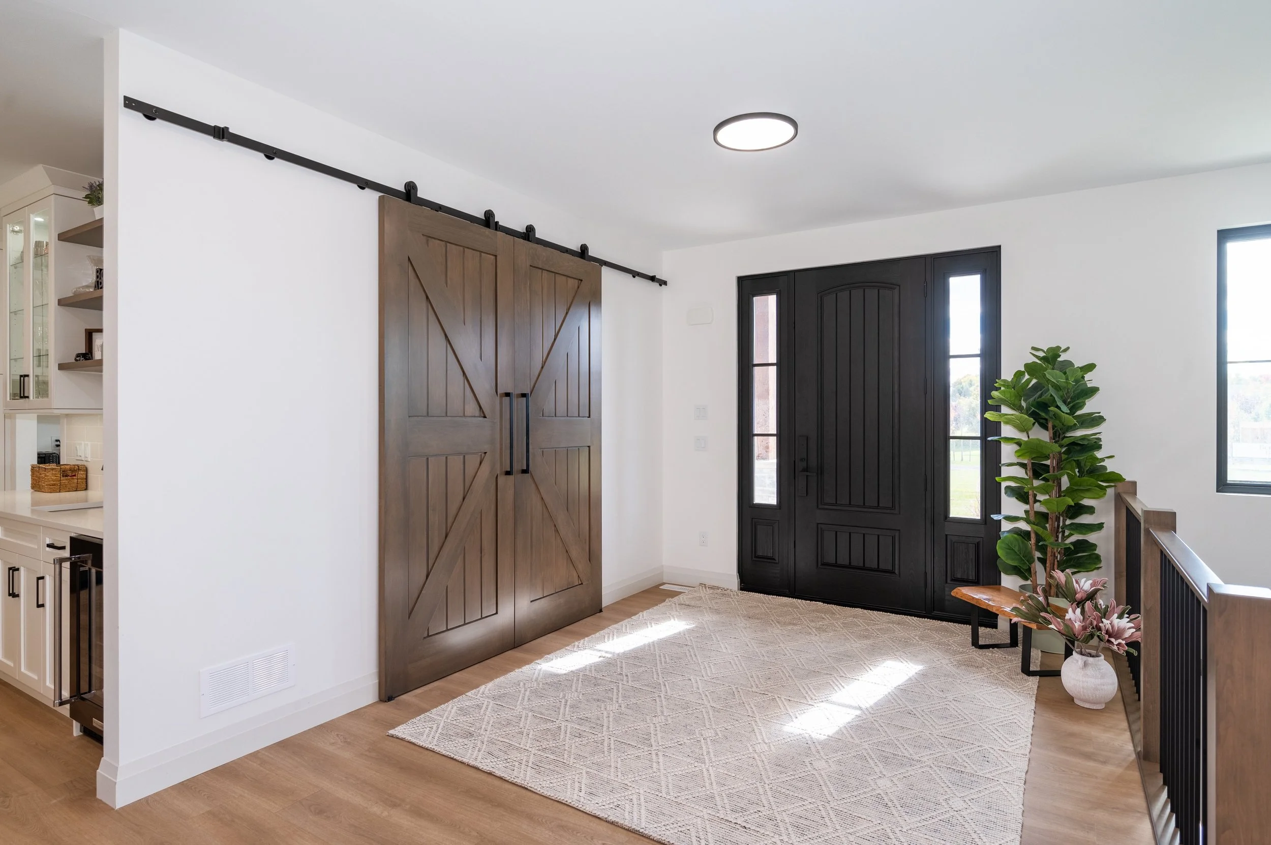 003-10 Entrance (3).jpg