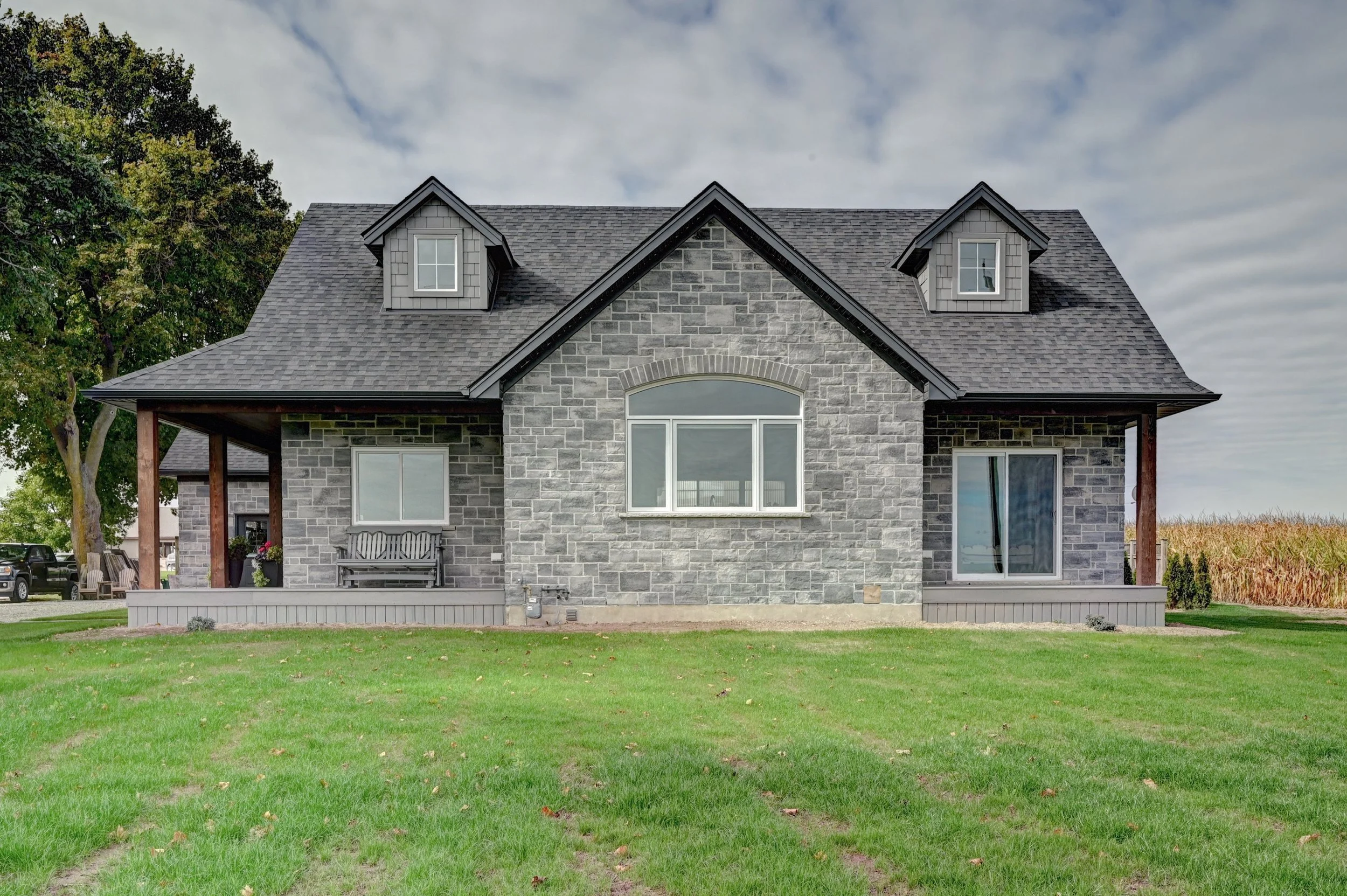 071-99 Exterior (3).jpg