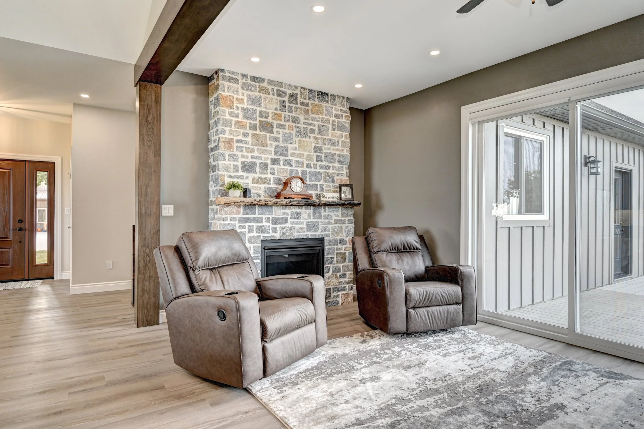 026-36 Family Room (2).jpg