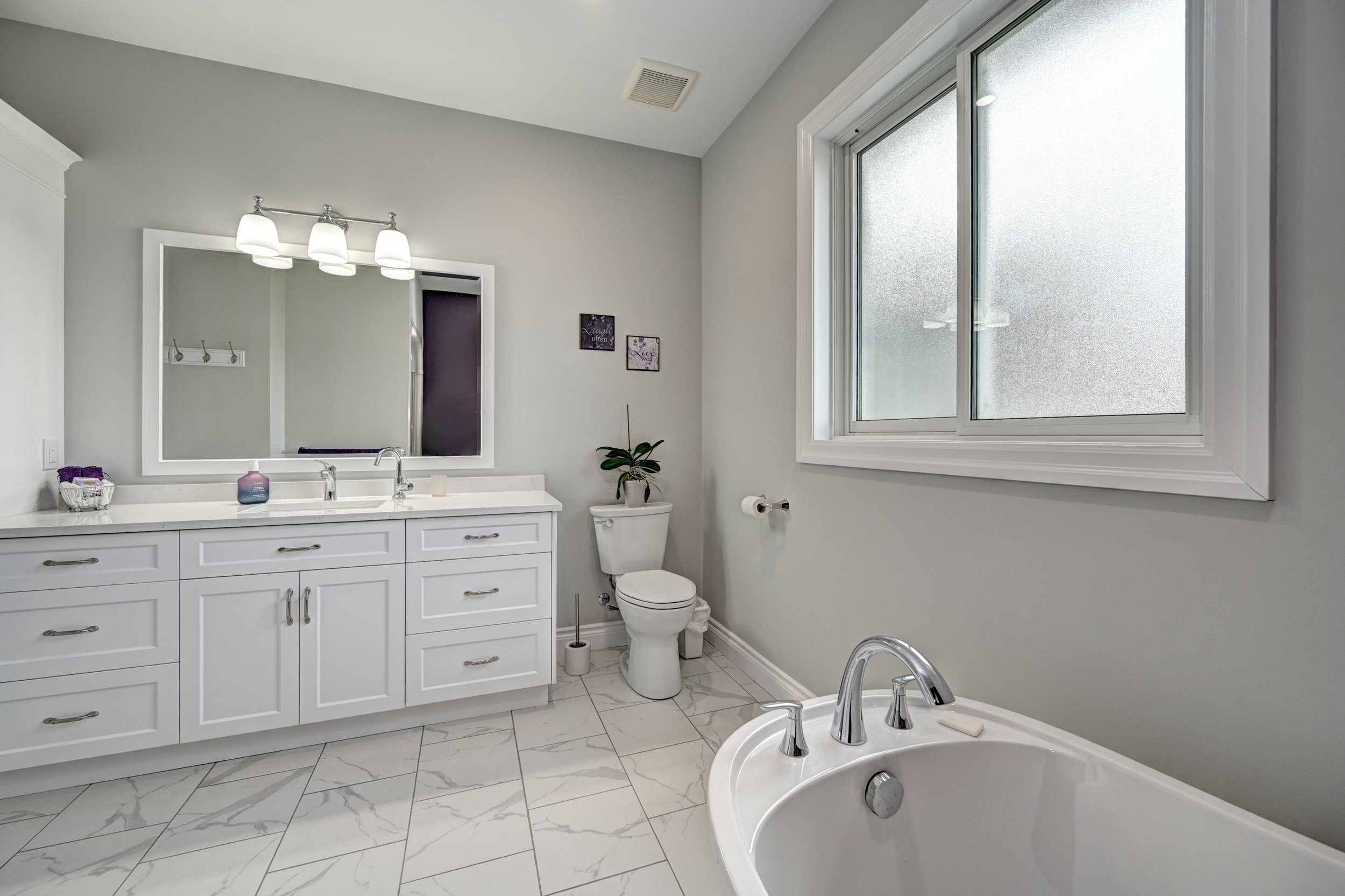 063-59  Master Bedroom Ensuite (6)-Edit.jpg