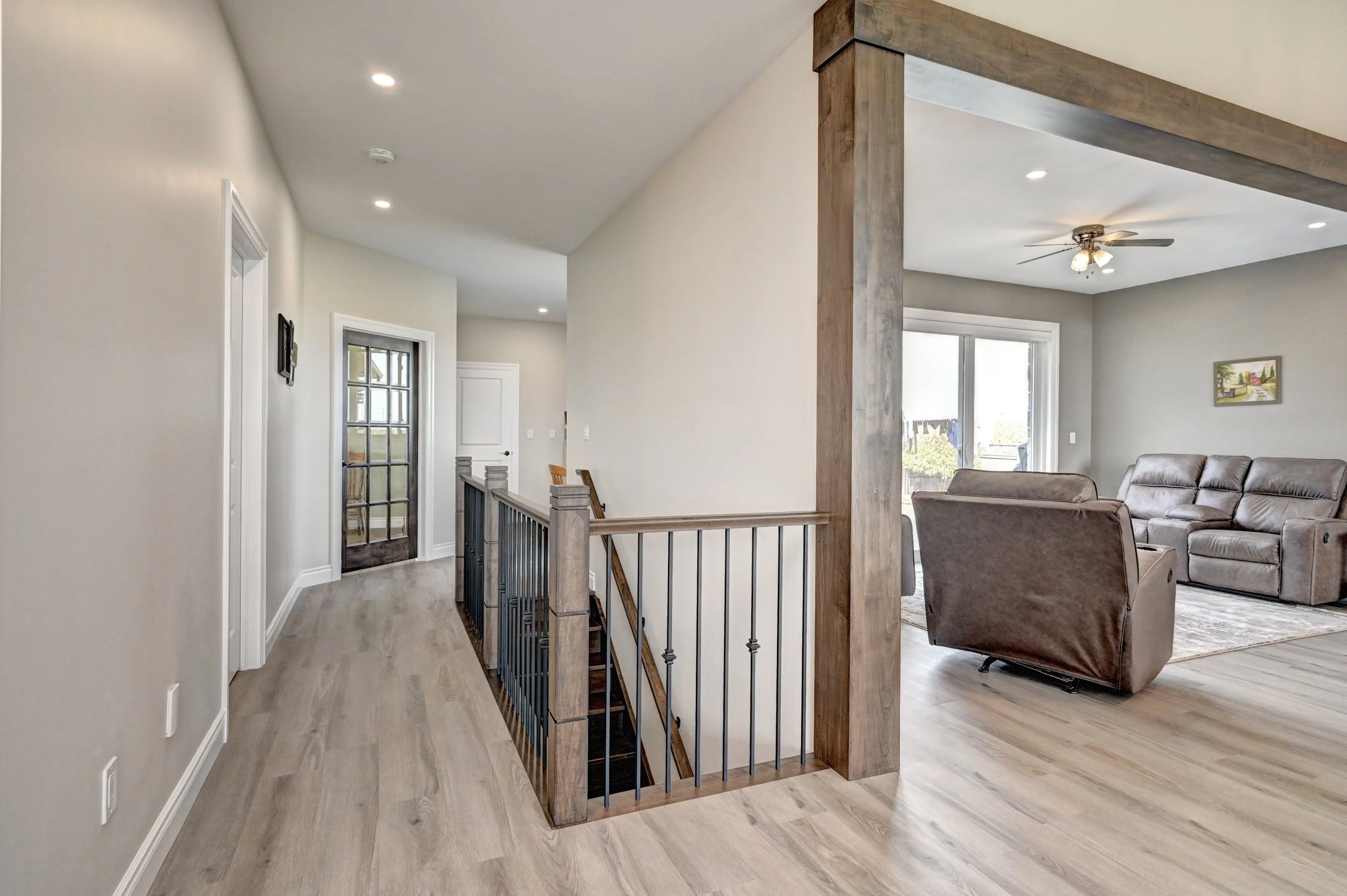 053-52 Stairway (3).jpg