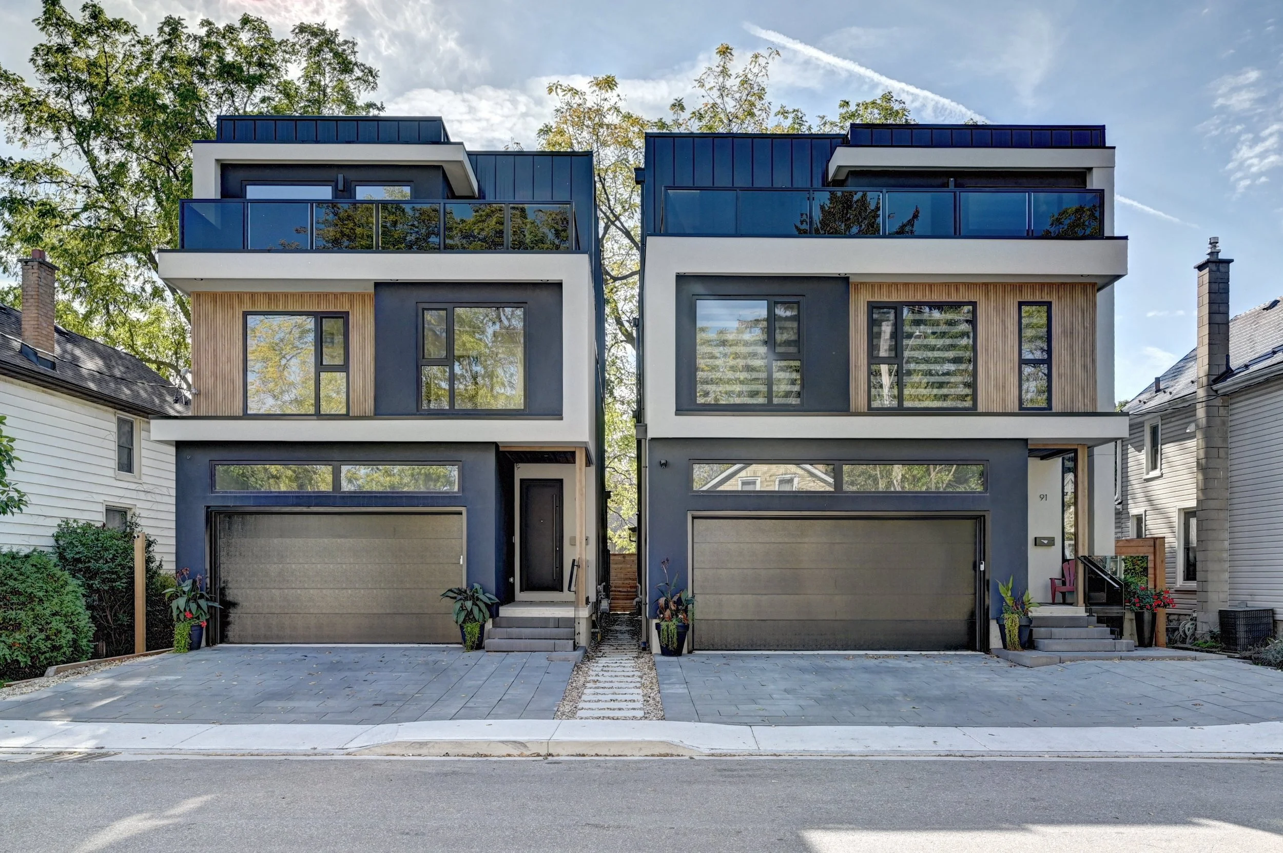 002-99 Exterior (2).jpg