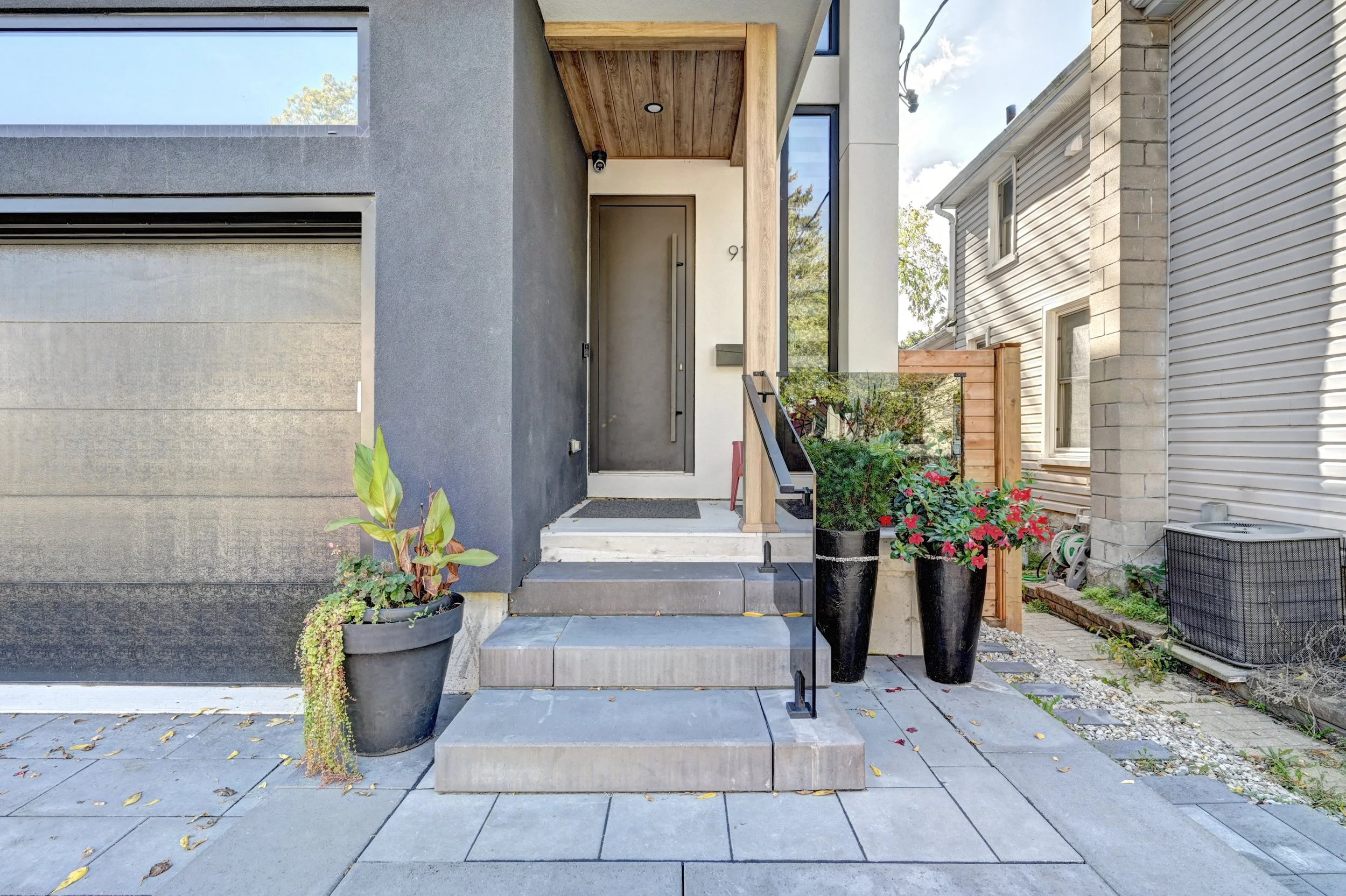 007-99 Exterior (7).jpg