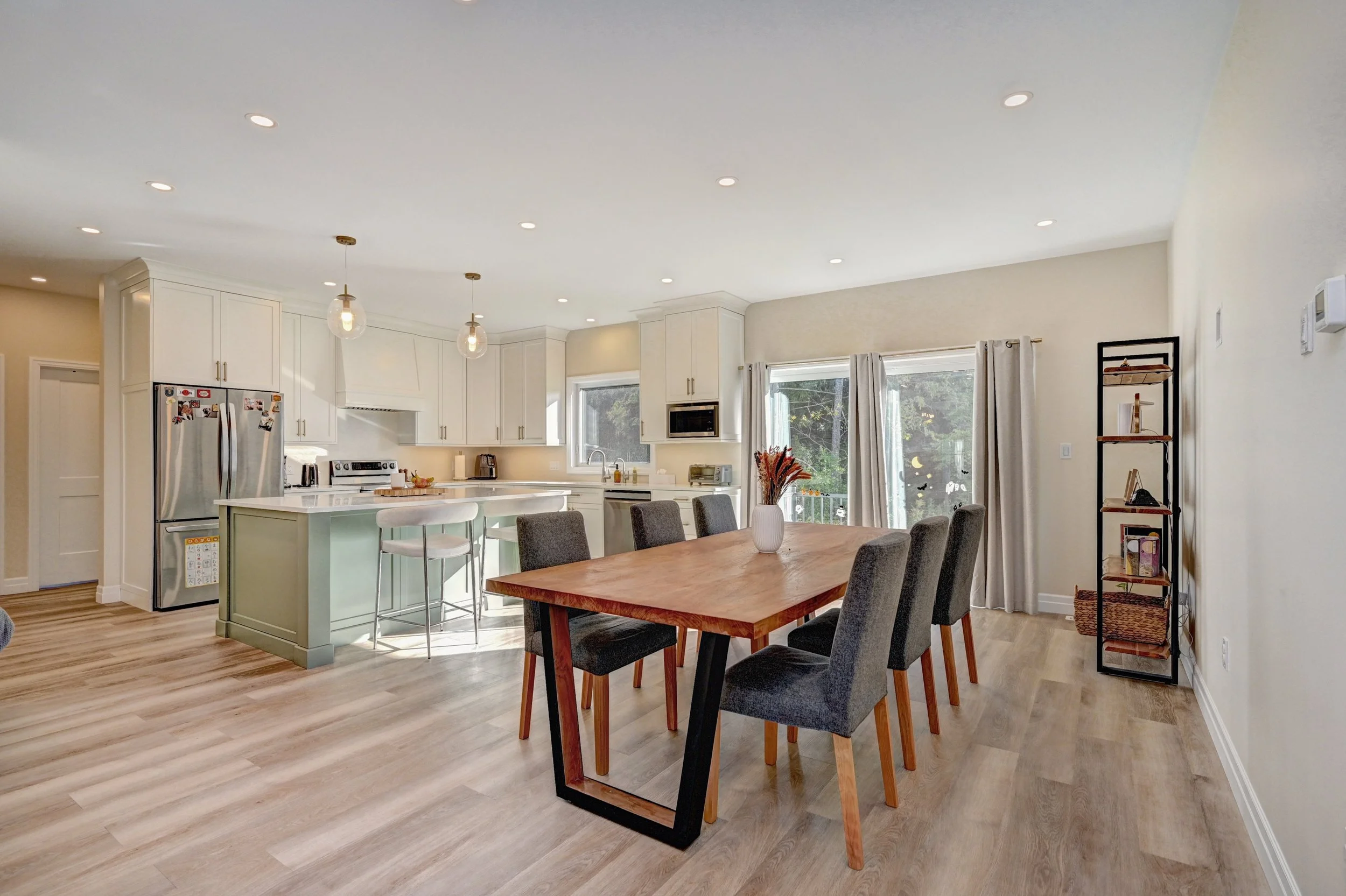 003-30 Dining room (1).jpg