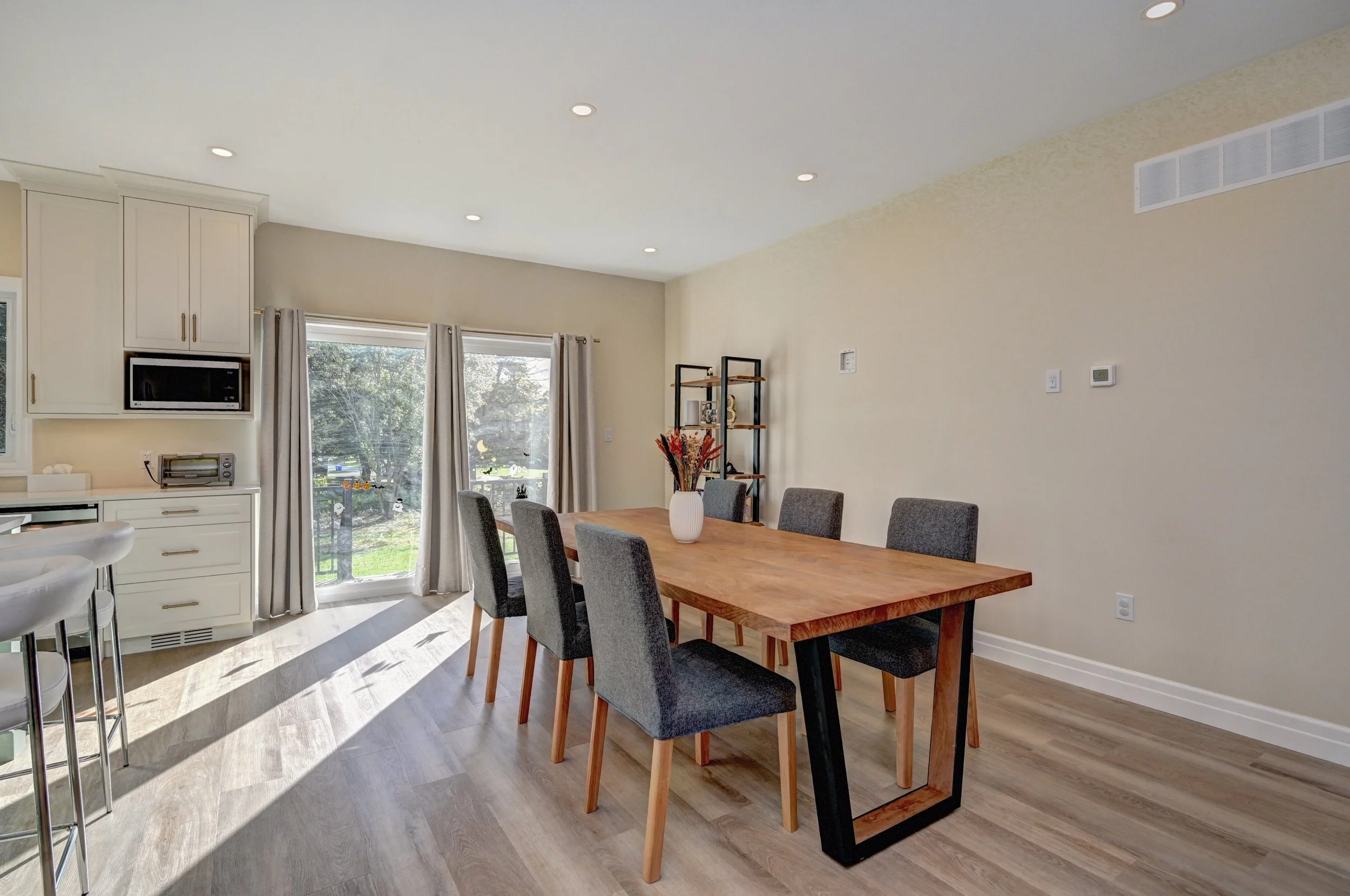 006-30 Dining room (4).jpg