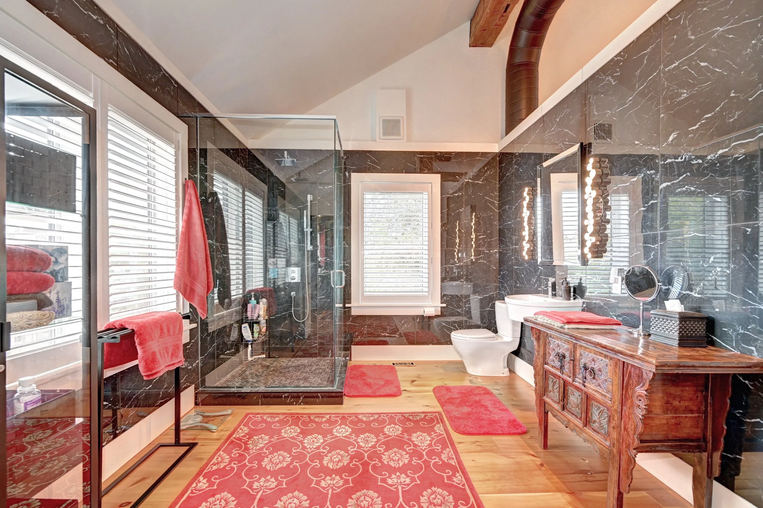 053-72 Mike Bedroom two Ensuite (2).jpg