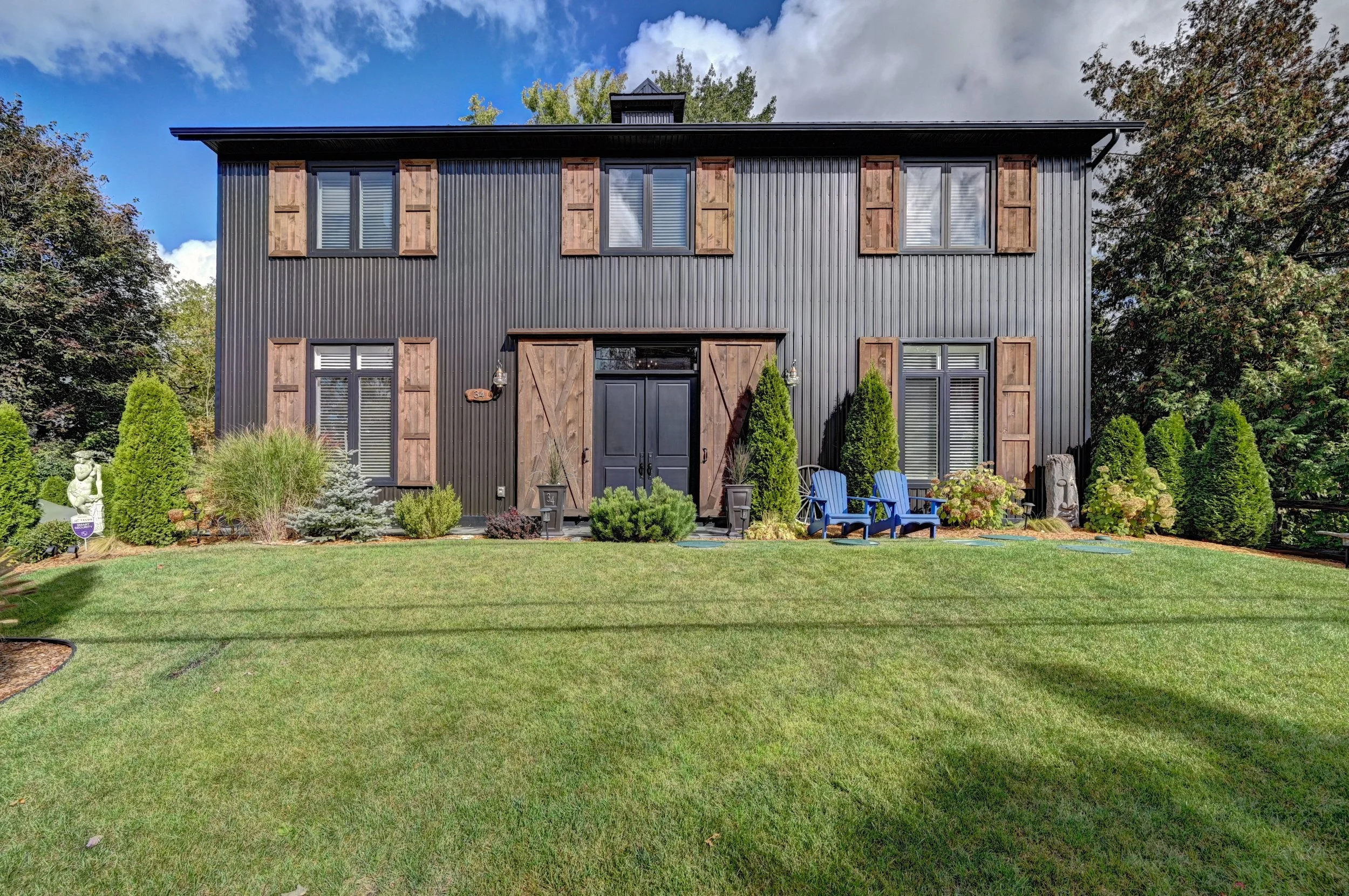 078-99 Exterior (5).jpg