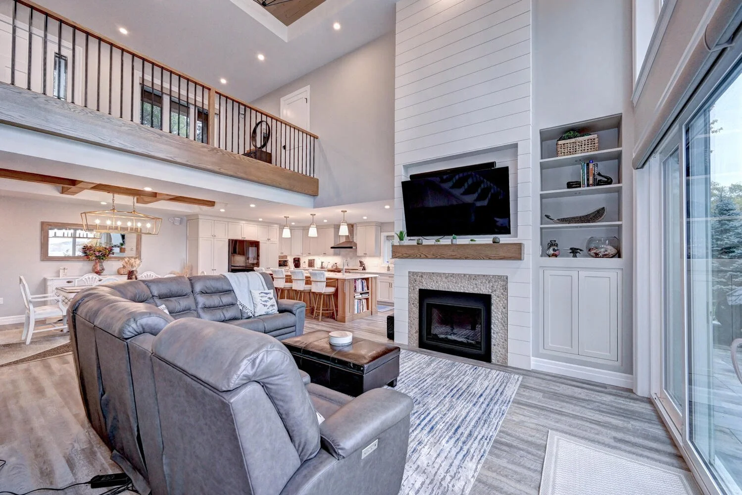 157 Road 100 Moorefield ON N0G-large-022-027-Family Room 7-1500x1000-72dpi.jpg