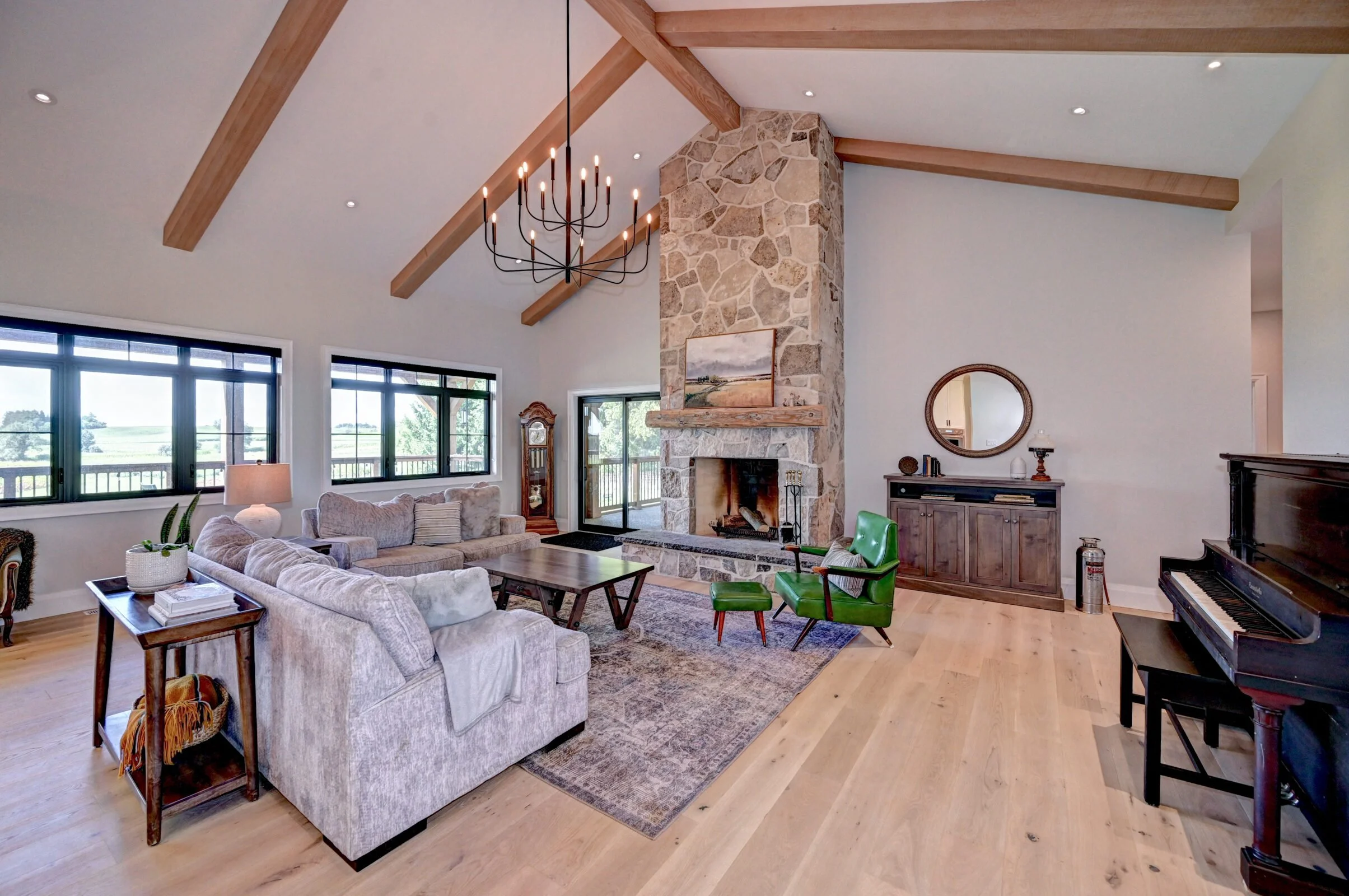 6046 1 Line Erin ON L0N 1N0-print-009-010-Family Room 2-2409x1600-300dpi.jpg