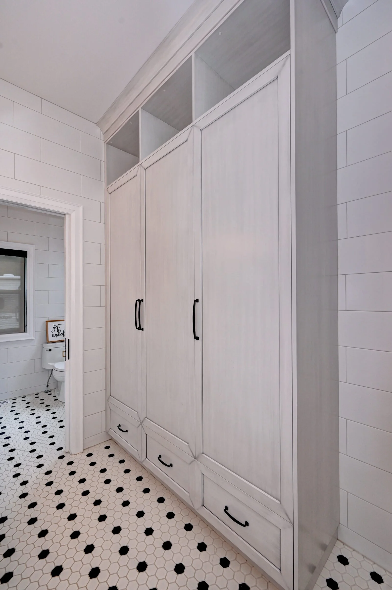 6046 1 Line Erin ON L0N 1N0-print-057-050-Upper Bathroom 4-1600x2406-300dpi.jpg