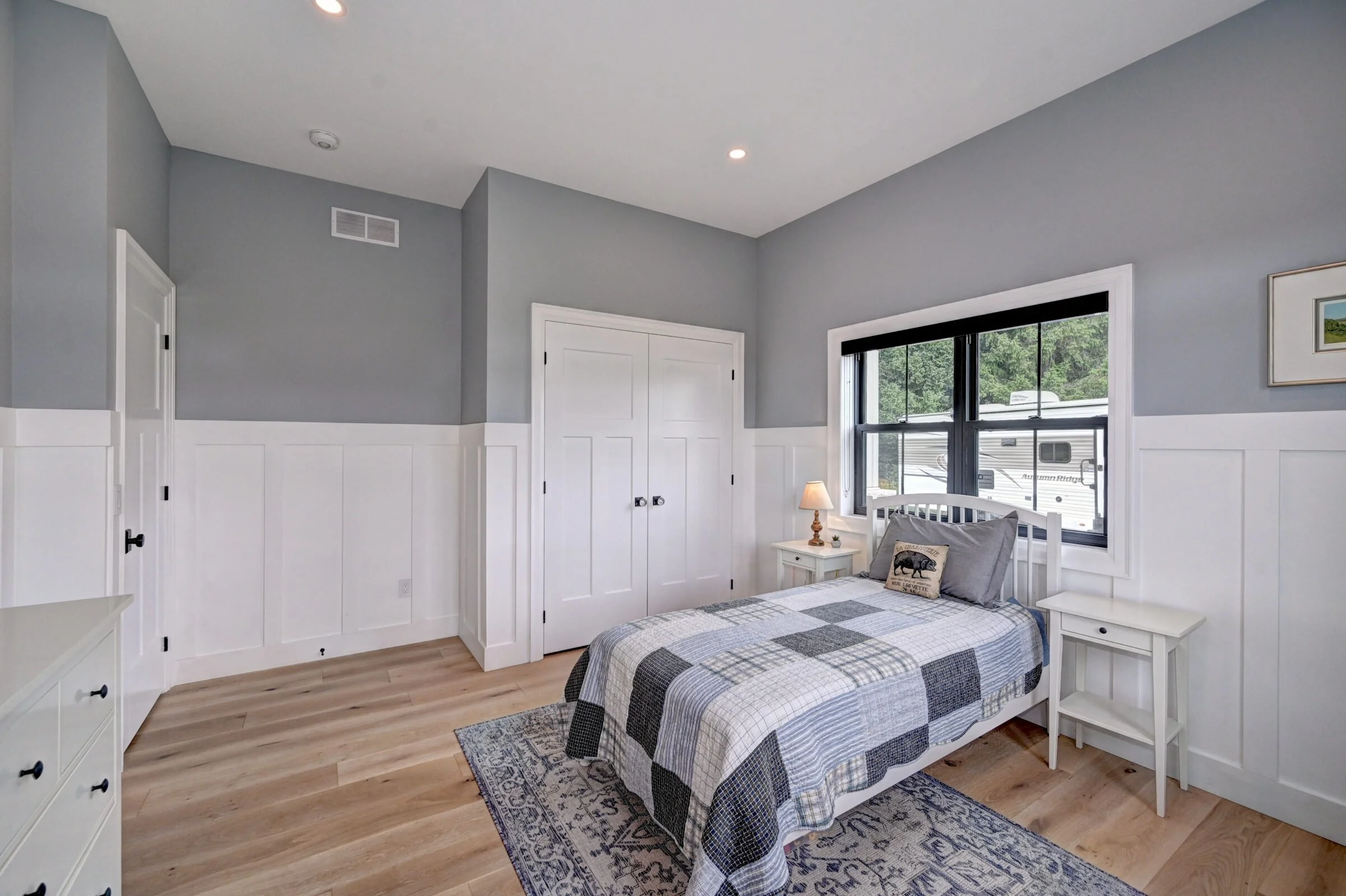 6046 1 Line Erin ON L0N 1N0-print-062-062-Bedroom three 4-2402x1600-300dpi.jpg