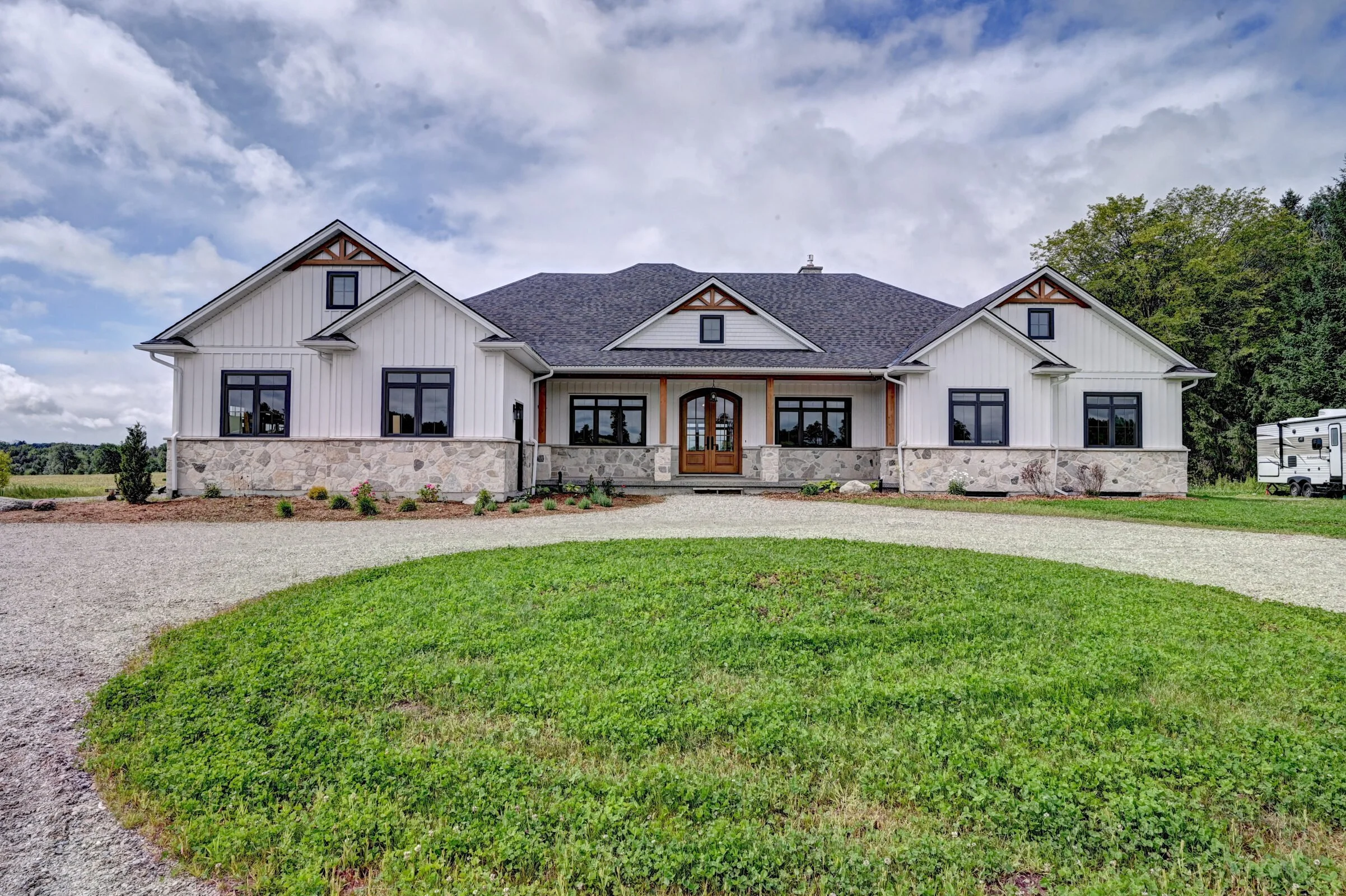 6046 1 Line Erin ON L0N 1N0-print-076-075-Outside 2-2403x1600-300dpi.jpg