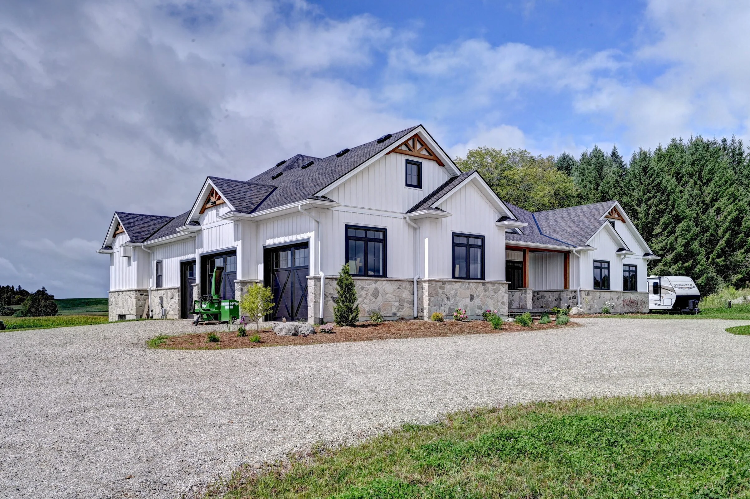 6046 1 Line Erin ON L0N 1N0-print-084-084-Outside 14-2404x1600-300dpi.jpg