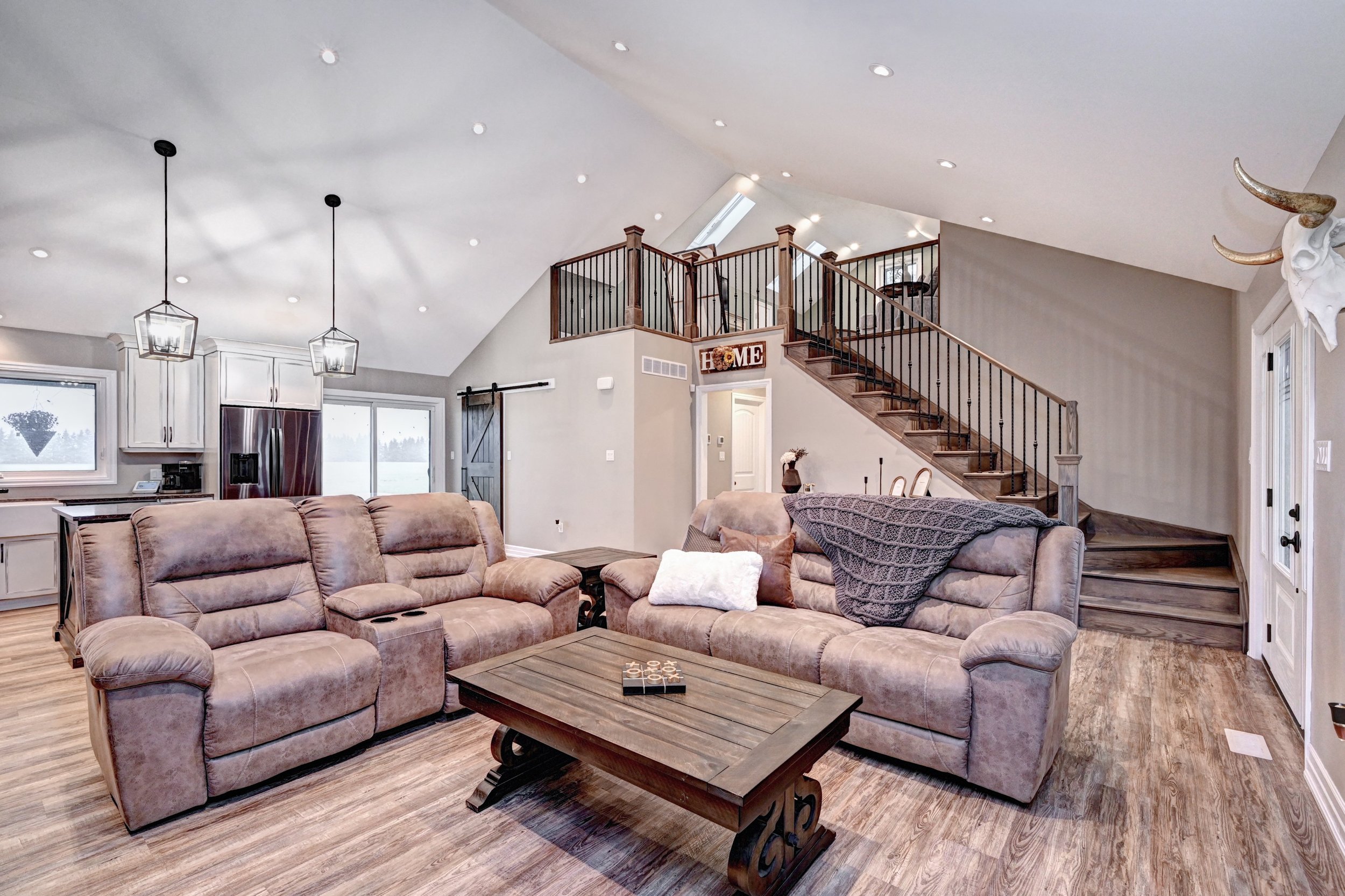 009-36 Family Room (5).jpg