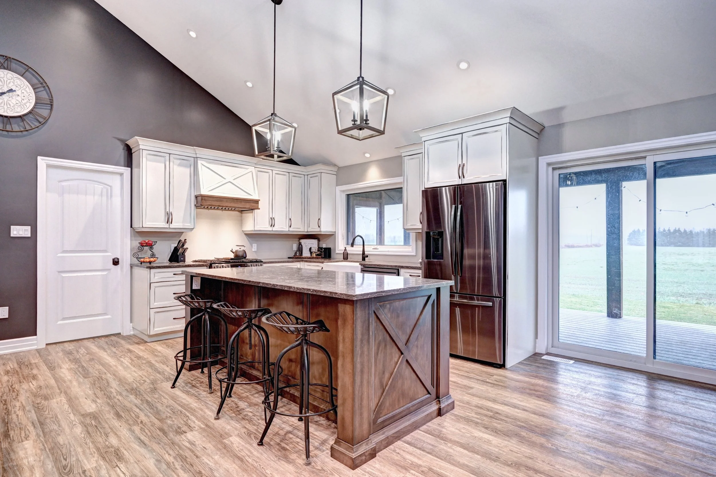 019-50 Kitchen (2).jpg