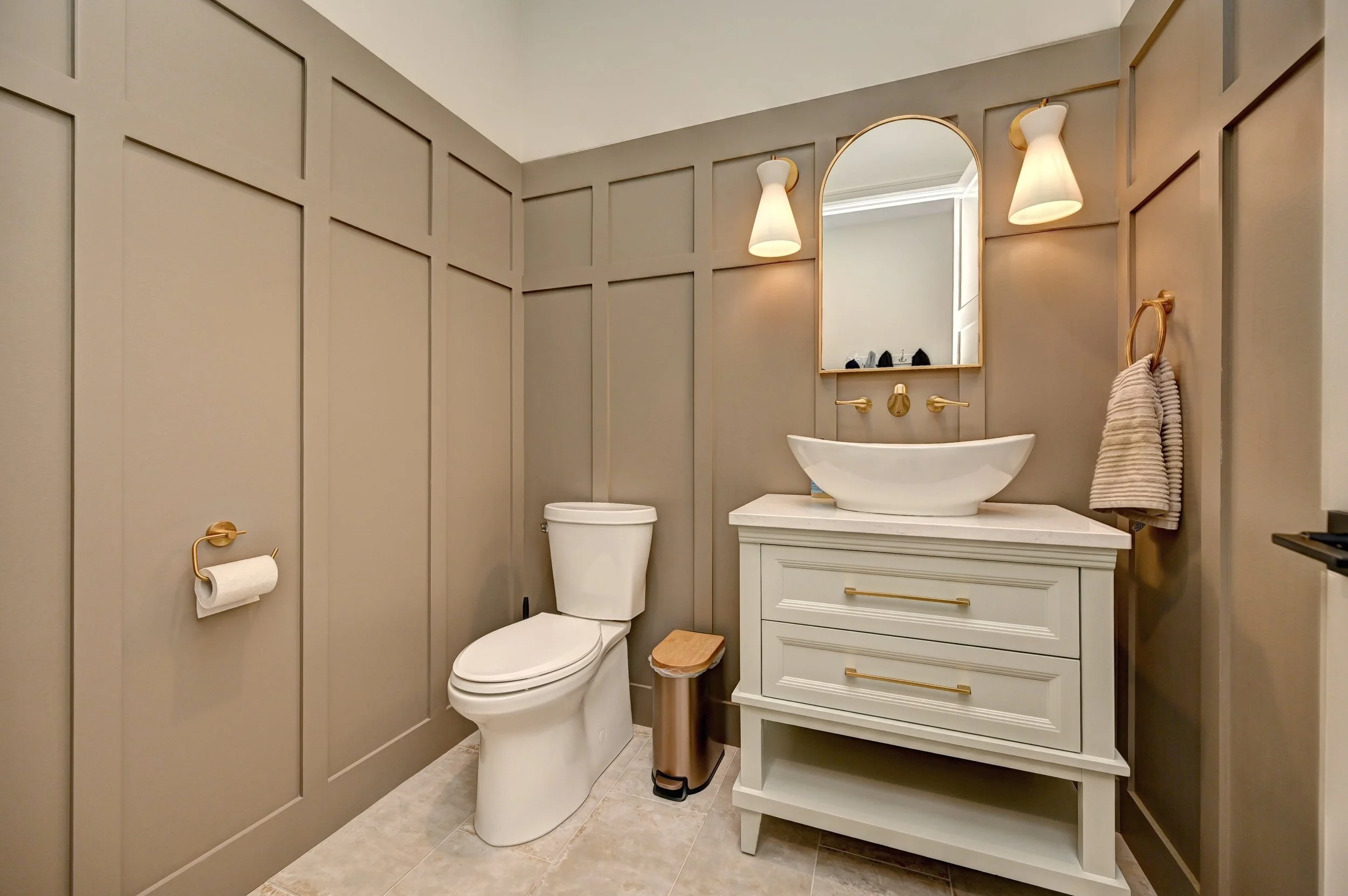 015-50 Powder room.jpg