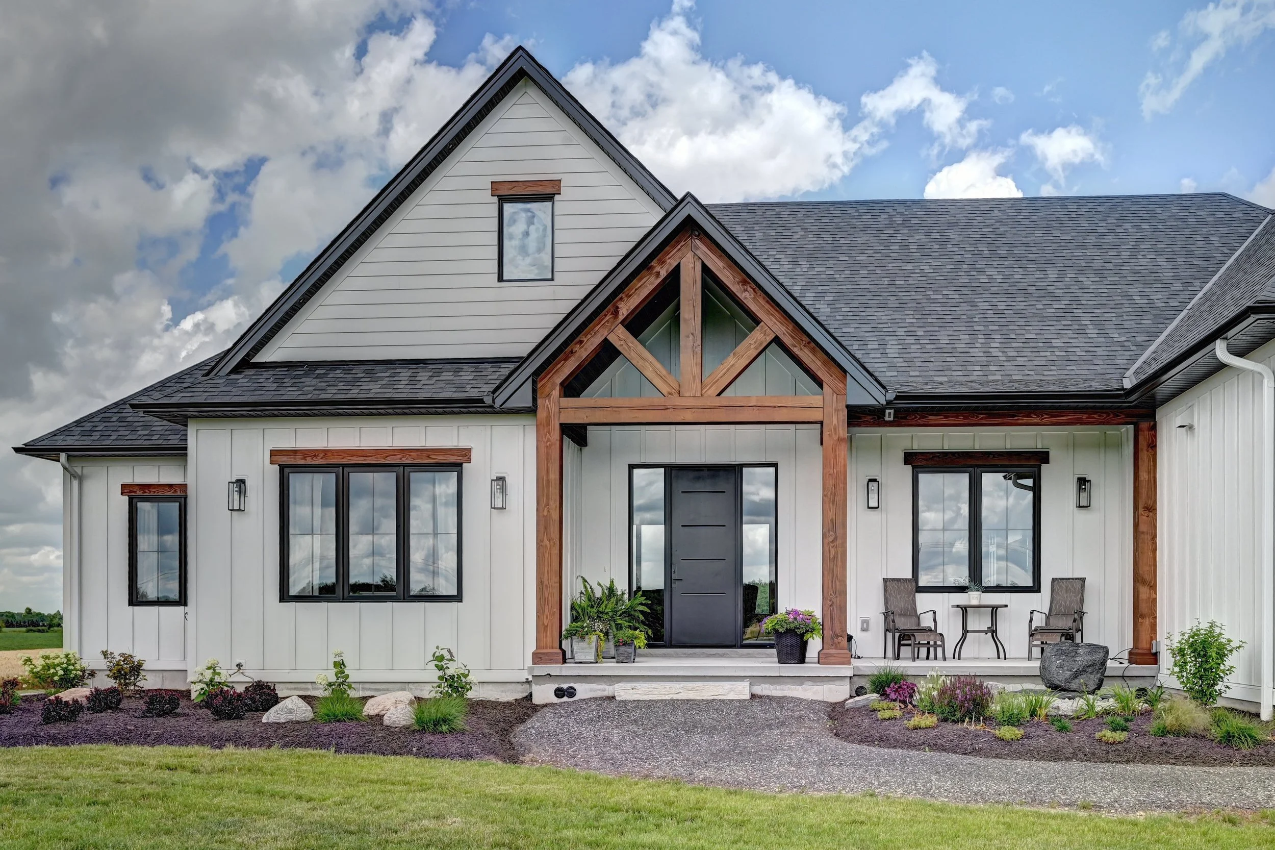 067-99 Exterior (10).jpg