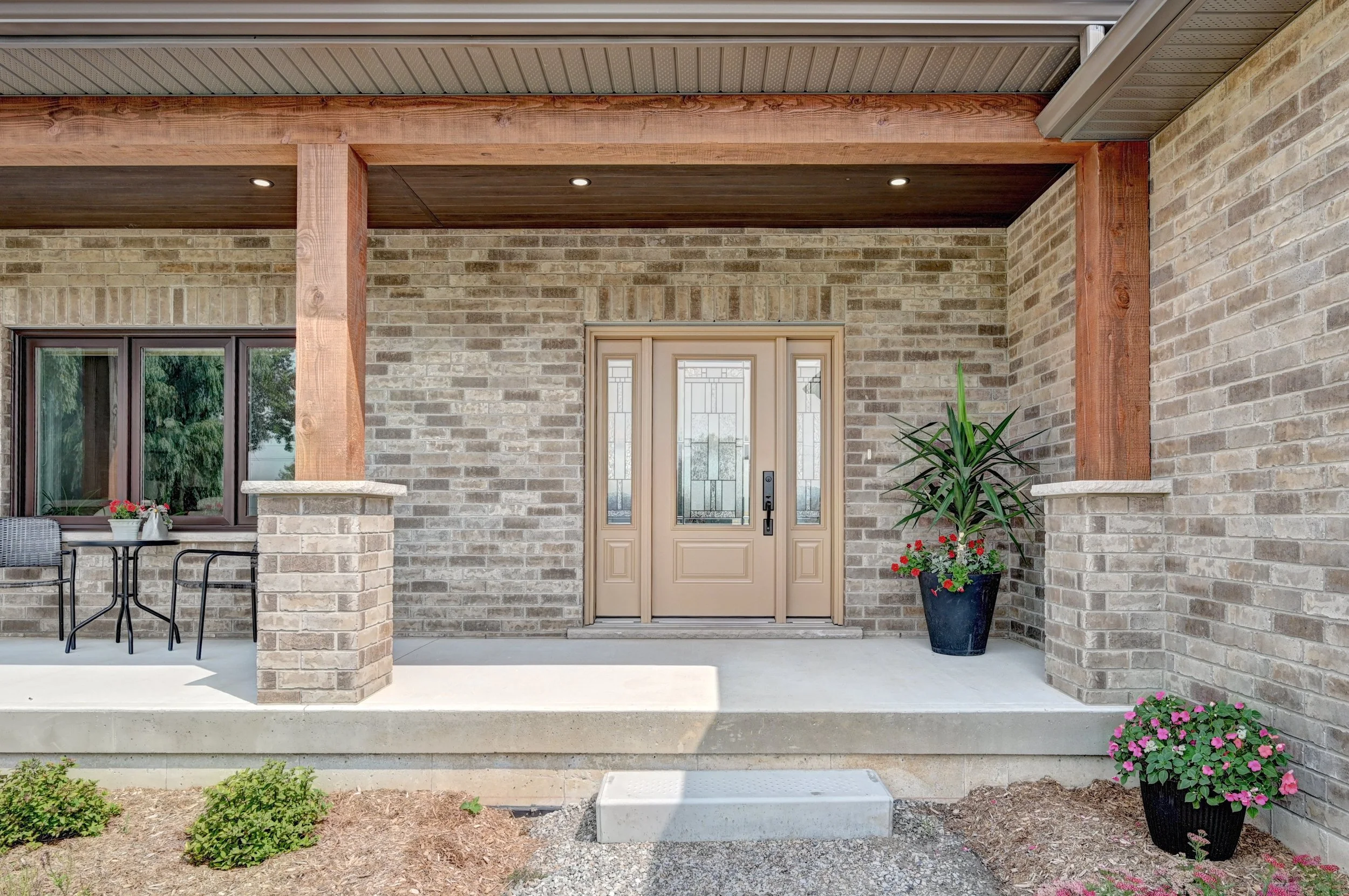 006-3 Front porch (1).jpg