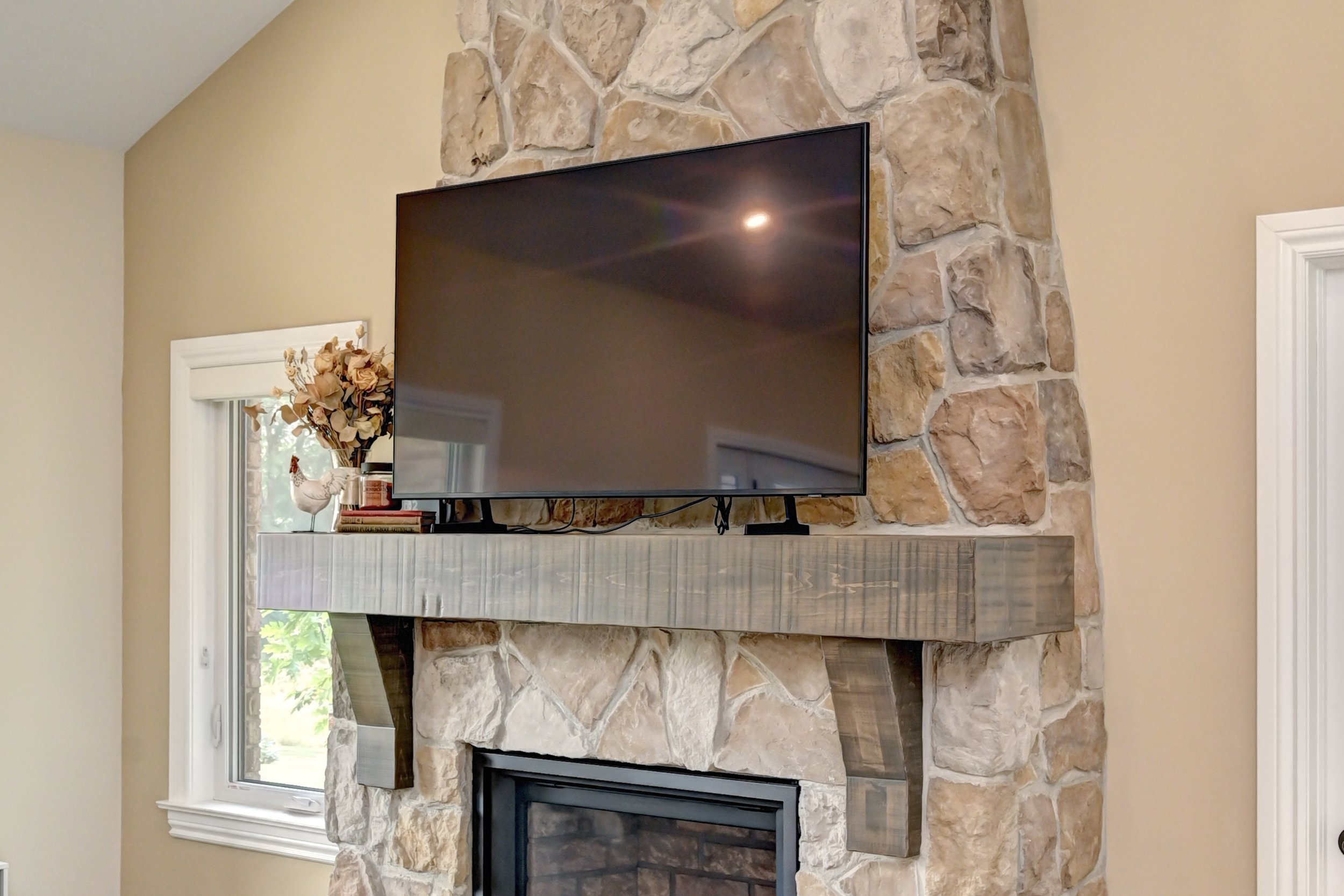 018-36 Family Room (3).jpg