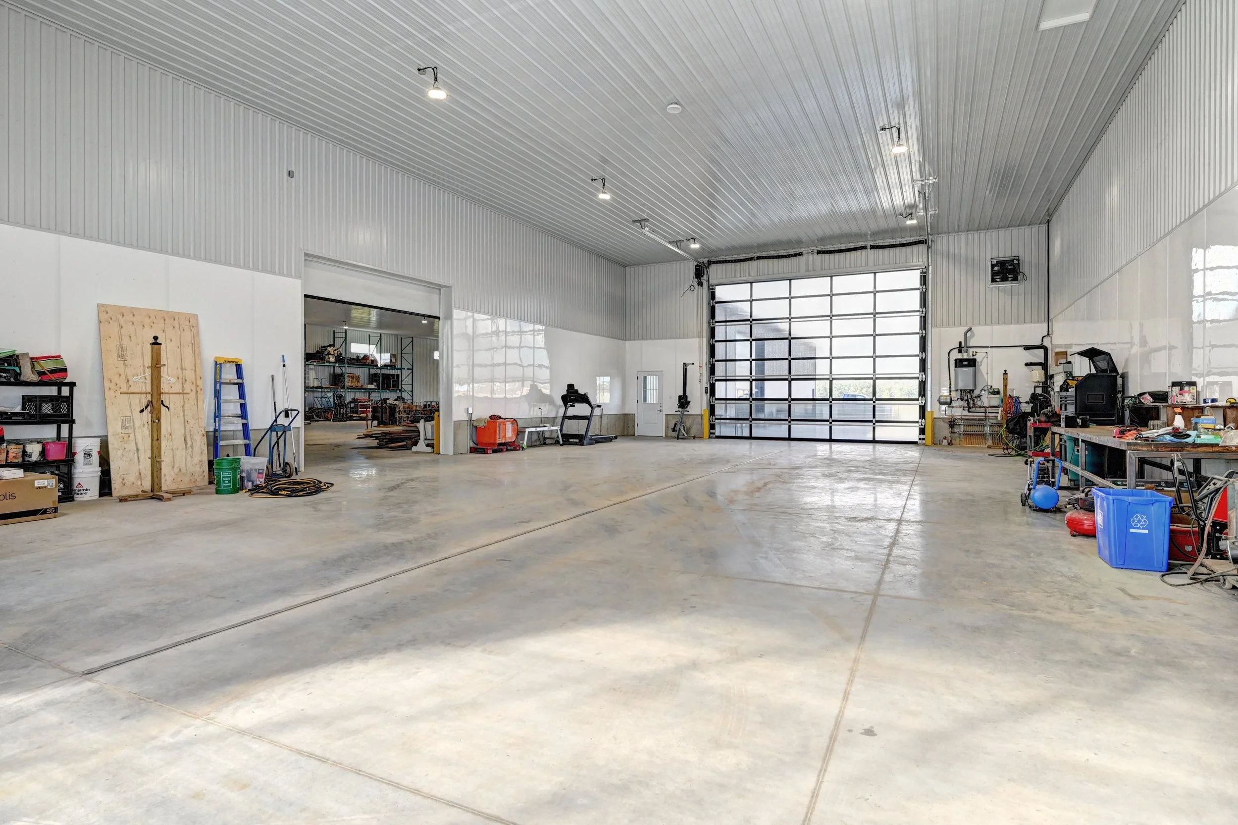 036-Interior Garage (3).jpg