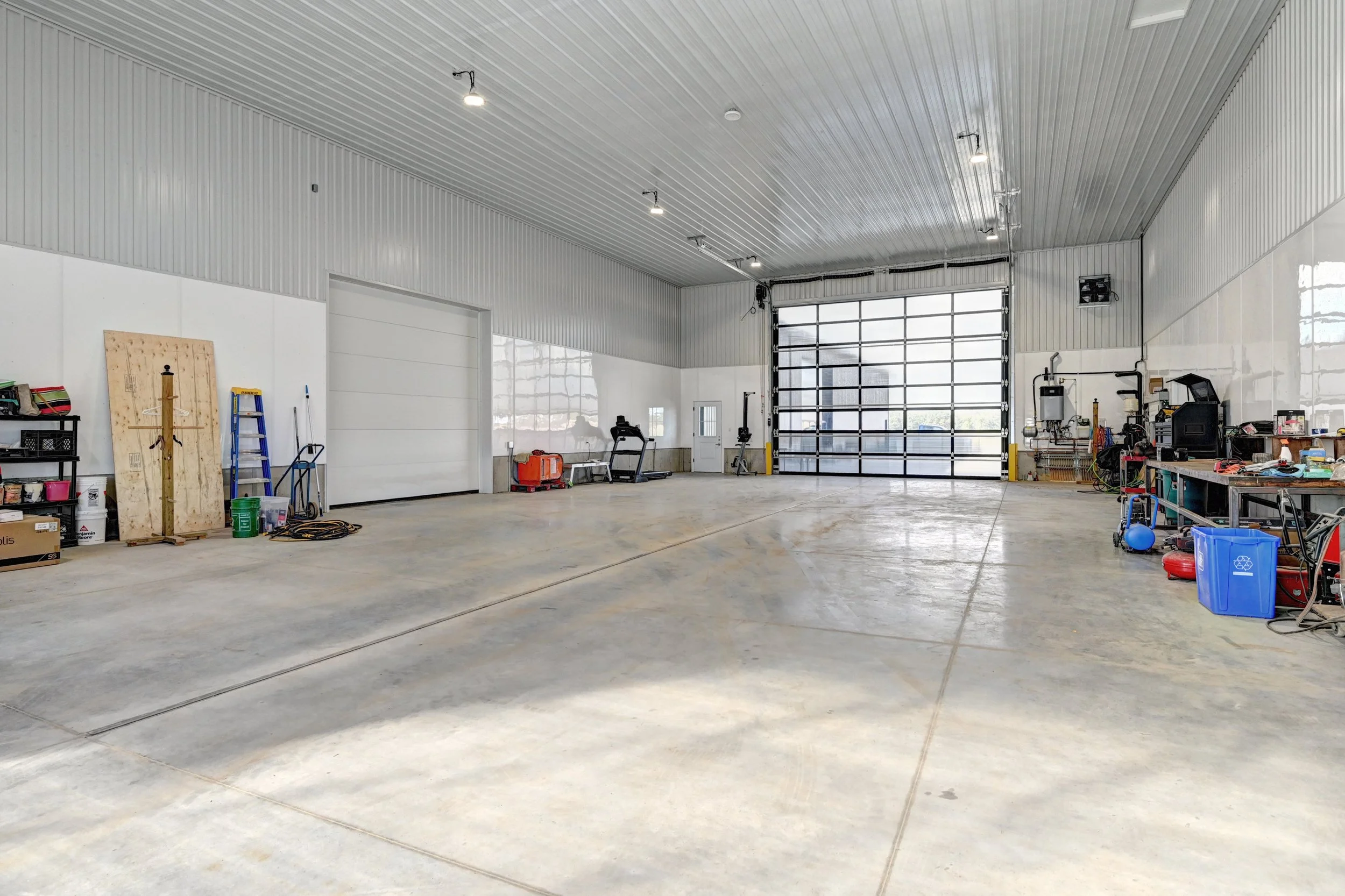 037-Interior Garage (4).jpg
