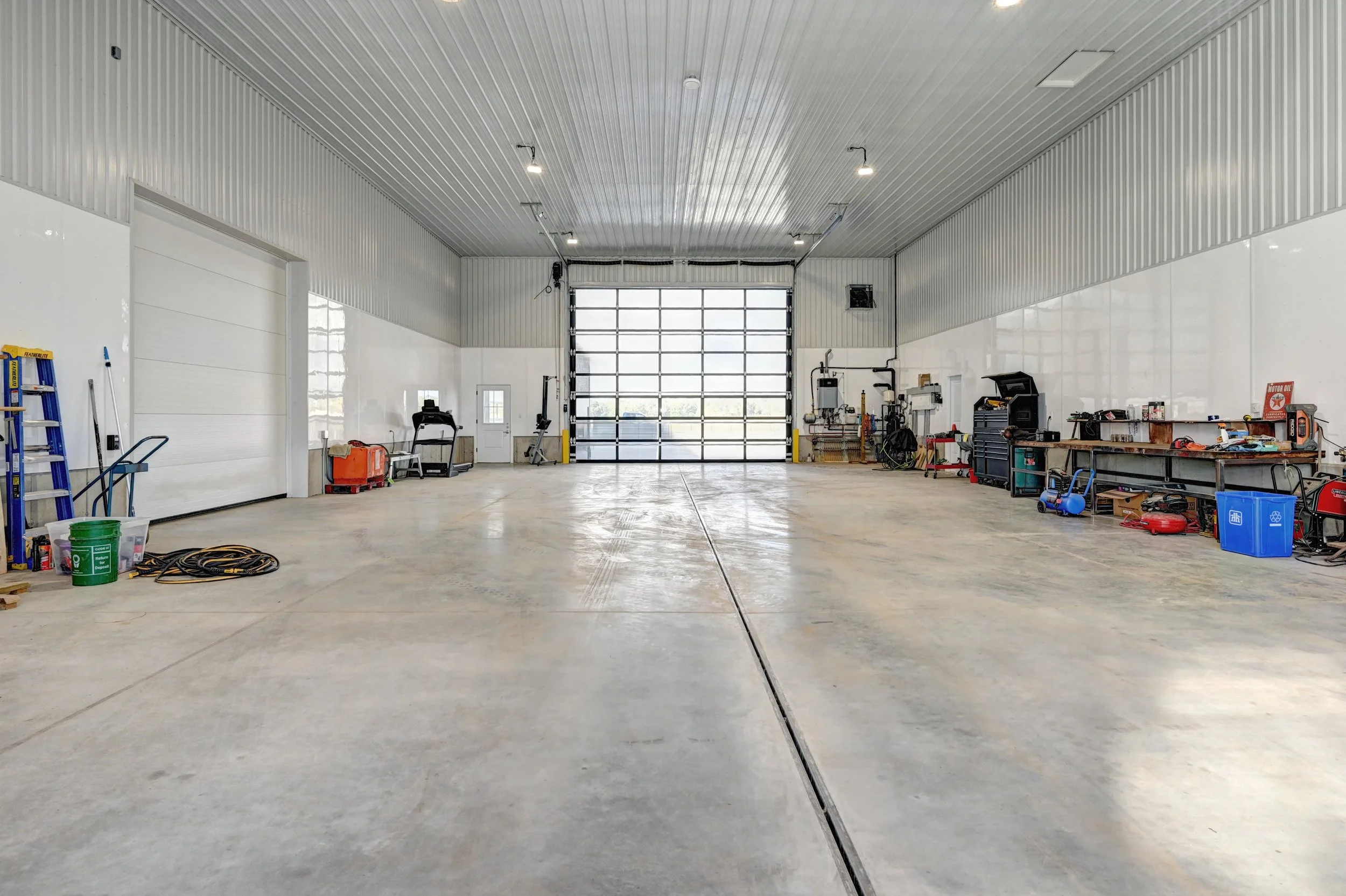 038-Interior Garage (5).jpg