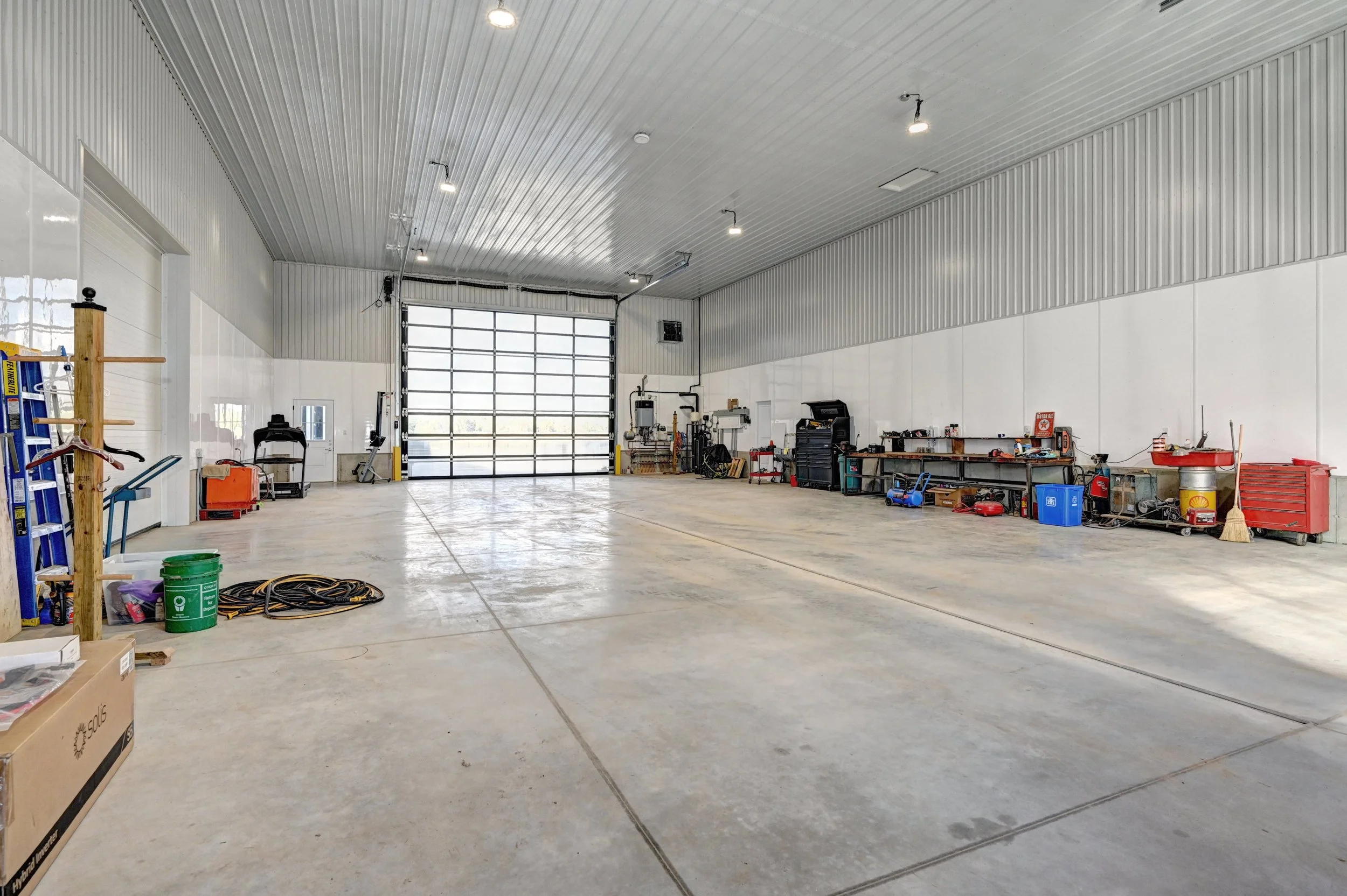 039-Interior Garage (6).jpg