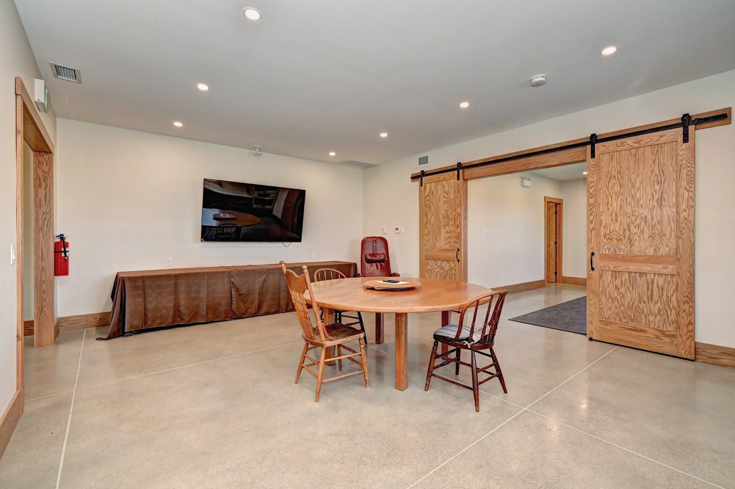 070-Interior Office (17).jpg