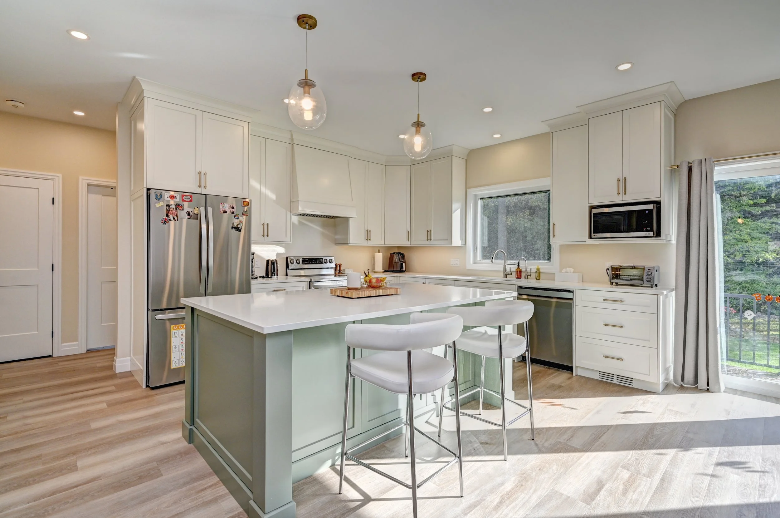 interior shot of custom conestogo carpenters kitchen
