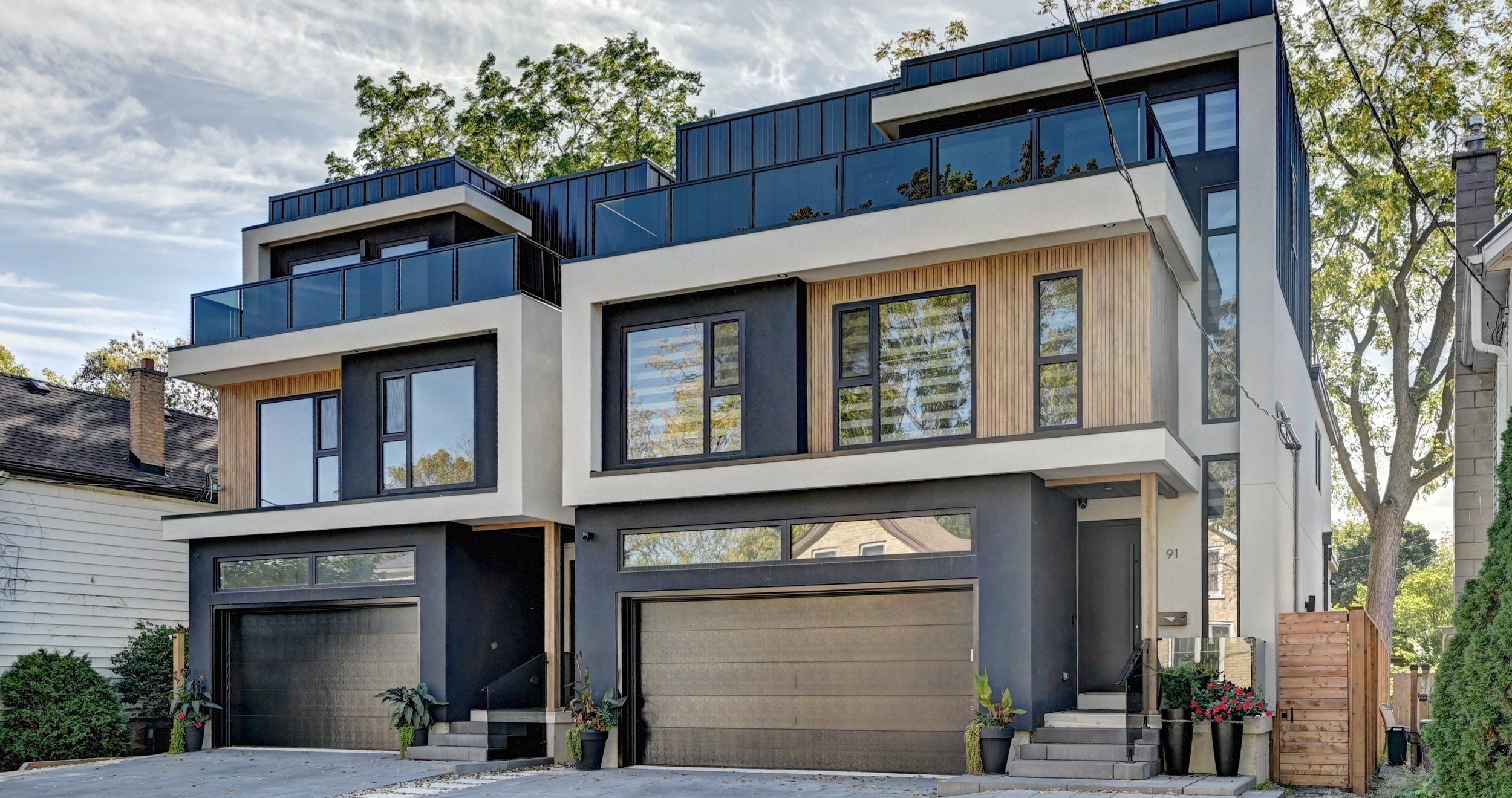 001-99 Exterior (2).jpg